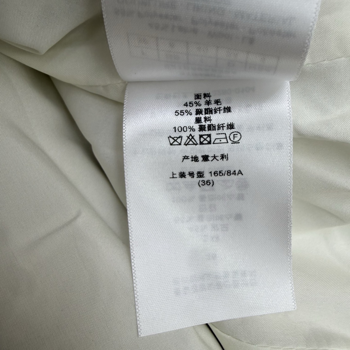 D家 26早秋新款 彩点小香风短外套 混织缤纷彩点粗花呢面料肌理感满满 简约圆领 领口别致蝴蝶结配饰精致感 包扣整齐排布