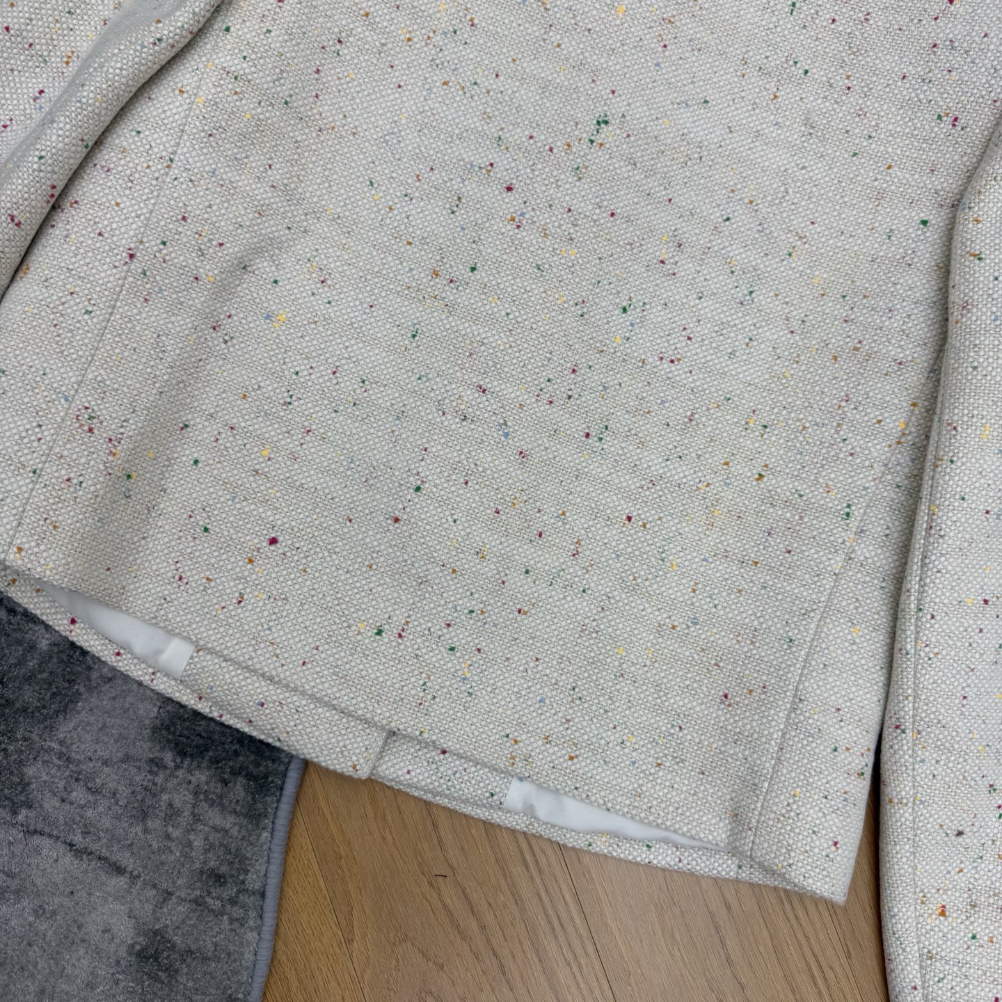 D家 26早秋新款 彩点小香风短外套 混织缤纷彩点粗花呢面料肌理感满满 简约圆领 领口别致蝴蝶结配饰精致感 包扣整齐排布