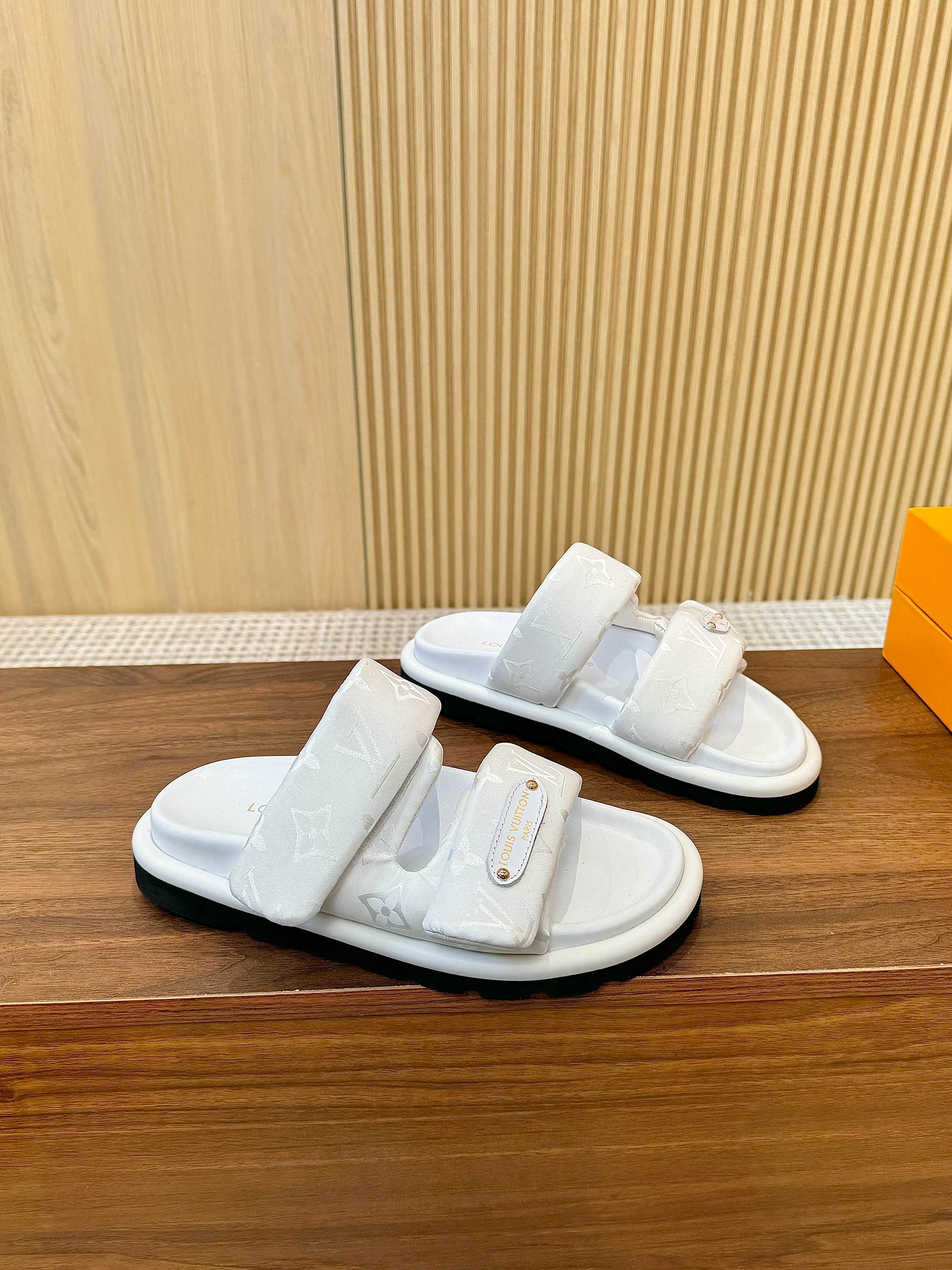 Louis Vuitton Women's White Monogram Embossed Archlight Flat Sandals 3 a1741773366674 7654