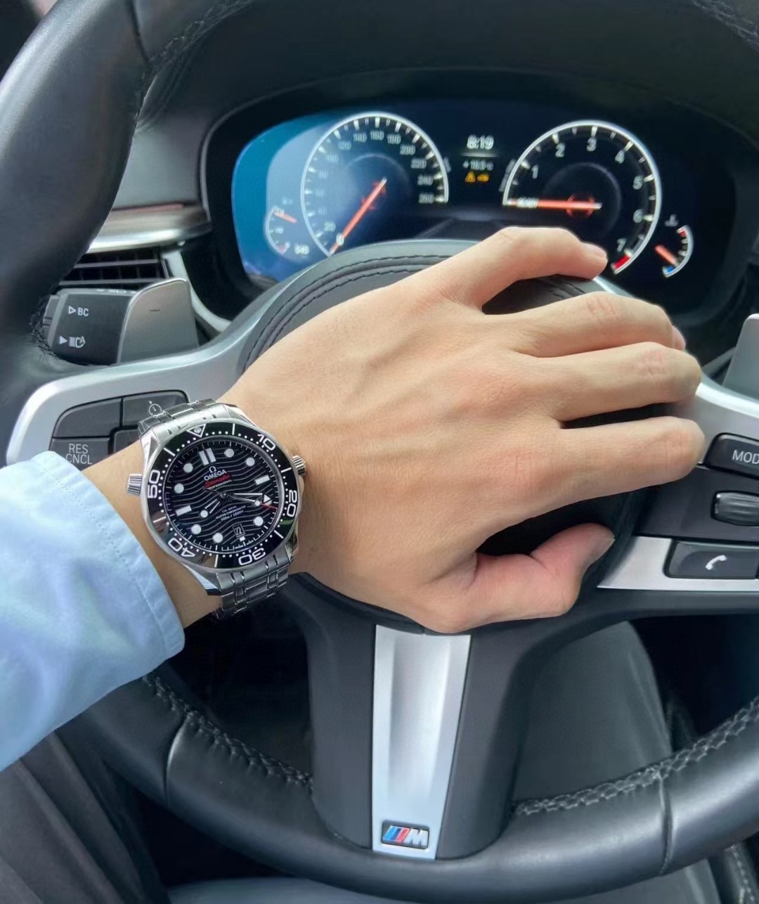 NO:391371,Going on a date and traveling, wearing a beautiful watch is more stylish,19860909出门约会去旅行 戴个靓表更有型,,Watch