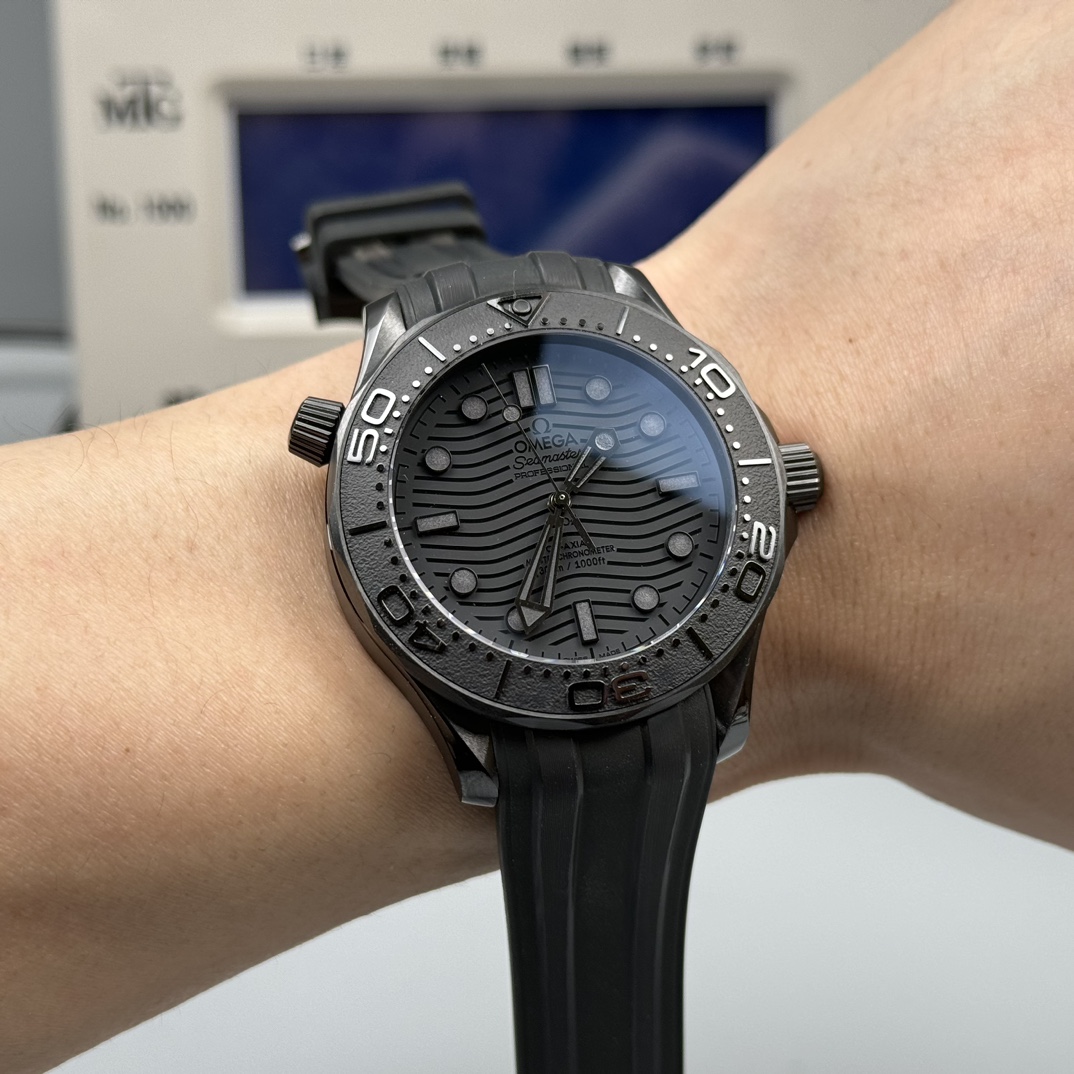 Omega VS厂、海马300米 抹黑 黑武士，一黑到底，高定制版本