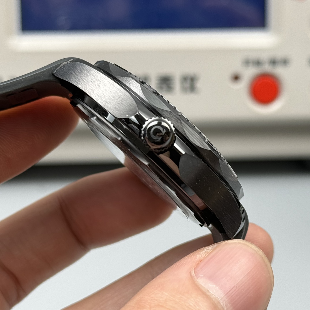 Omega VS厂、海马300米 抹黑 黑武士，一黑到底，高定制版本