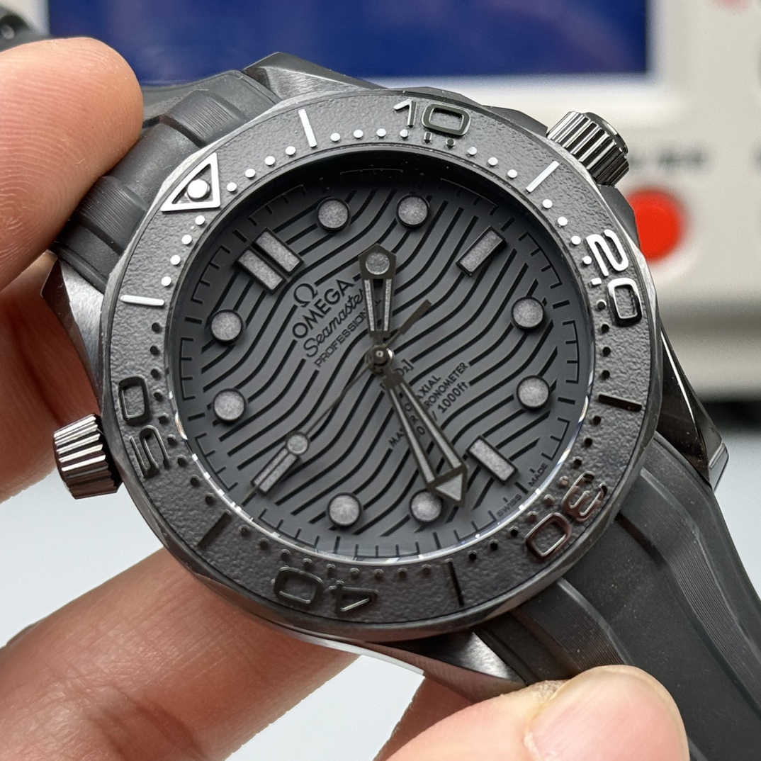 Omega VS厂、海马300米 抹黑 黑武士，一黑到底，高定制版本