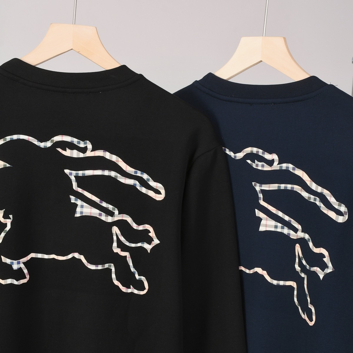 “Black Bolange Hoodie in M-XXL Sizes with 480g Ferret Complex Fabric” - 图片 6