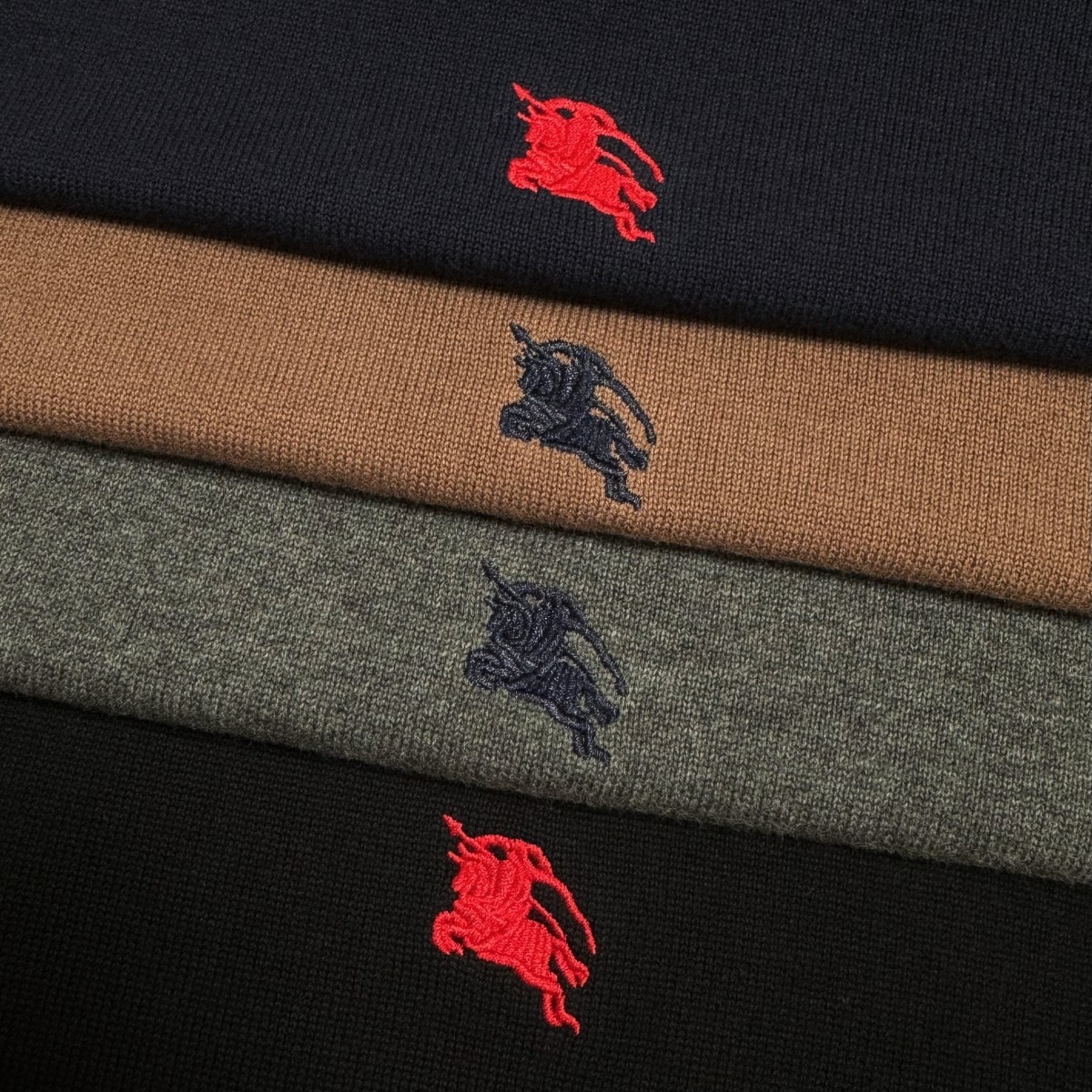 113M106 #BARBORY’S HORSE EMBROIDERED AND COLLAR SWEATER COLOUR: BLACK, CAMEL-COLOURED, DARK GRAY, BOURBON SIZE: M-XXL - 图片 7