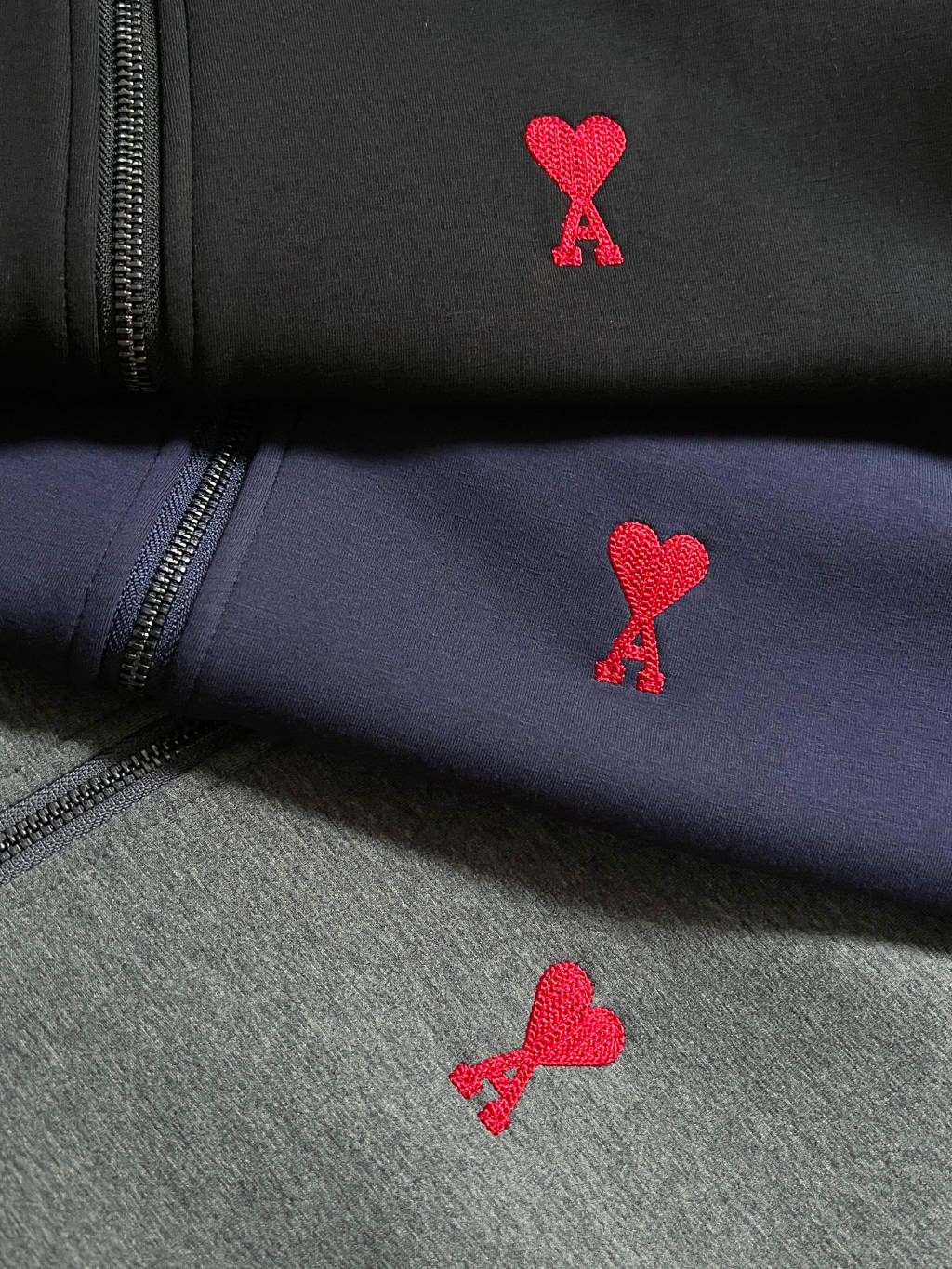 Fashionable Heart-Strung Hat and Velvet Coat in Black, Blue, Dark Grey. Sizes M-3XL. 460g Velvet. - 图片 7