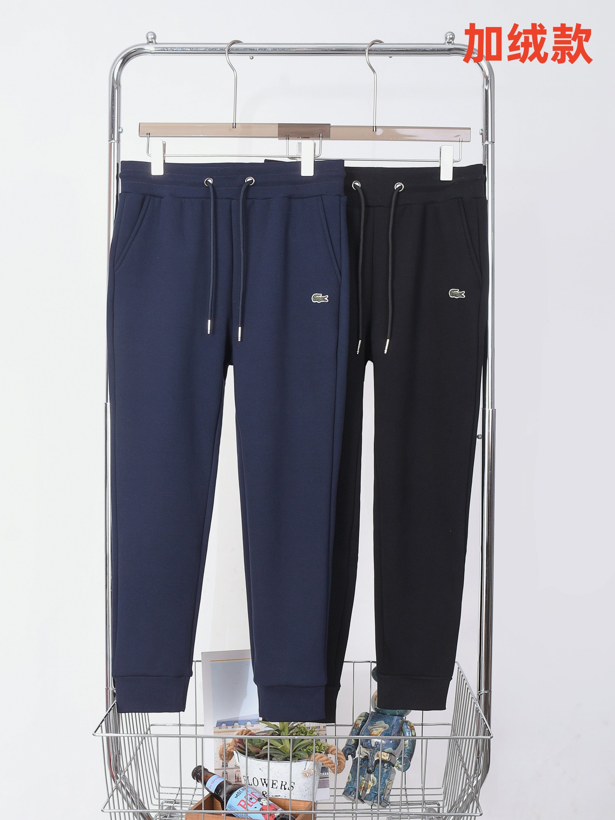 2783#鳄鱼刺绣加绒卫裤长裤 💰125
颜色:黑色 宝蓝
尺码:M-XXL
面料:500克复合奥粒绒