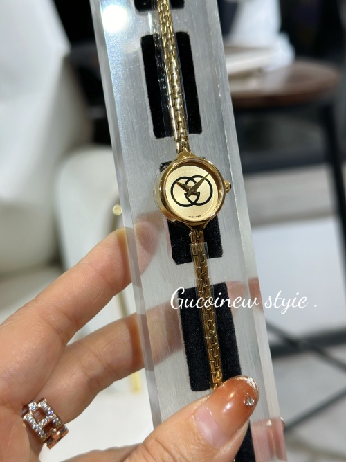 Gucci Vintage Women's Watch Gold-Tone Stainless Steel, 23mm Dial Diameter 1 Gucci Vintage Women's Watch Gold-Tone Stainless Steel, 23mm Dial Diameter