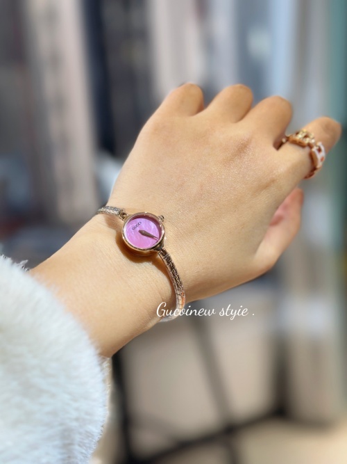 Gucci Women's Vintage Bracelet Watch with Pink Dial and Quartz Movement, 23mm 1 Gucci Women's Vintage Bracelet Watch with Pink Dial and Quartz Movement, 23mm