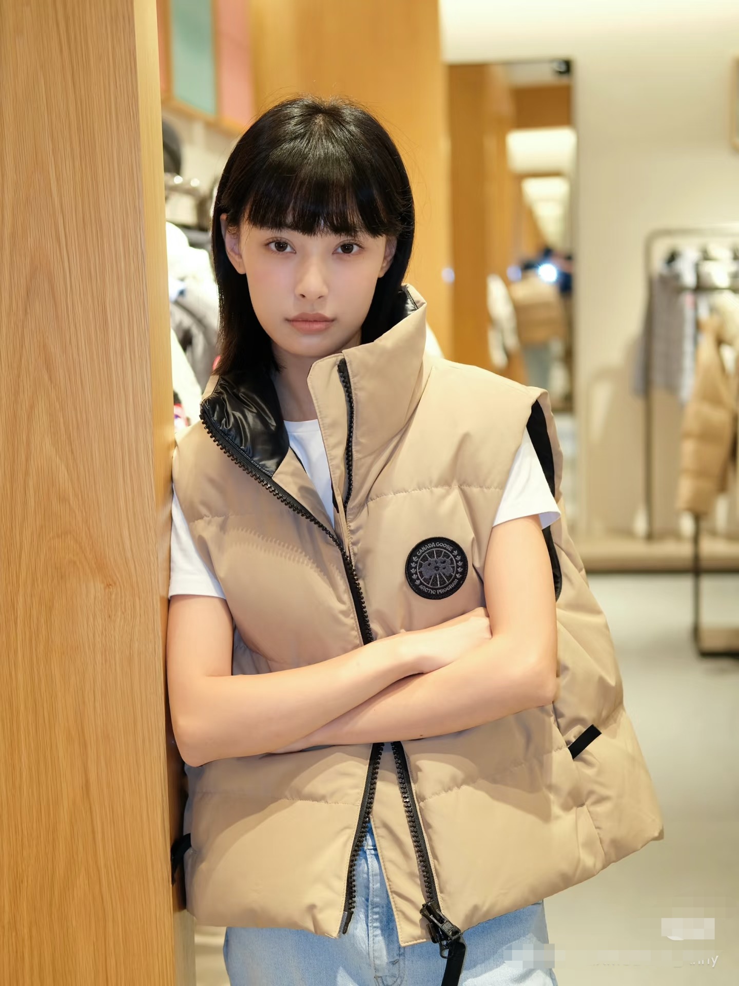 Canada Goose Lawrence Padded Gilet: Durable, Versatile, and Stylish Vest 5 a1759236327897 1702