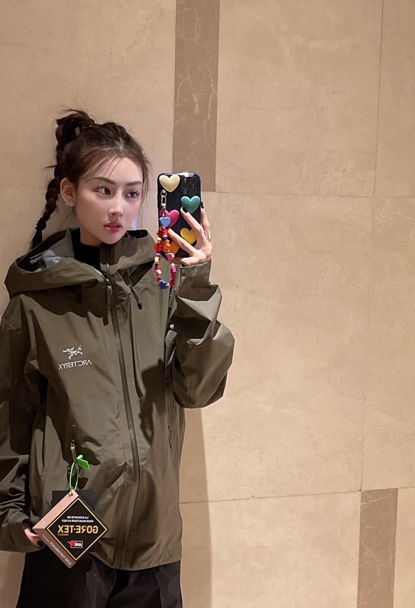 Arc'teryx Beta LT Waterproof Hardshell Jacket - Retro Green - Full Taped