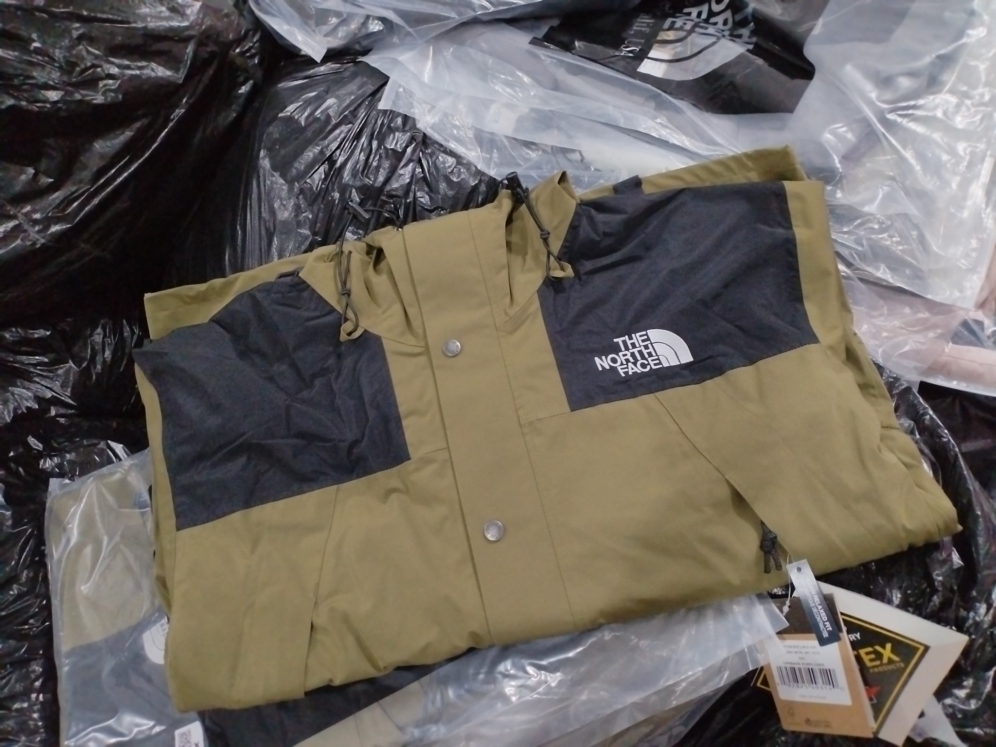 The North Face 1990 Mountain Jacket - Waterproof and Breathable 9 a1760579771970 8664