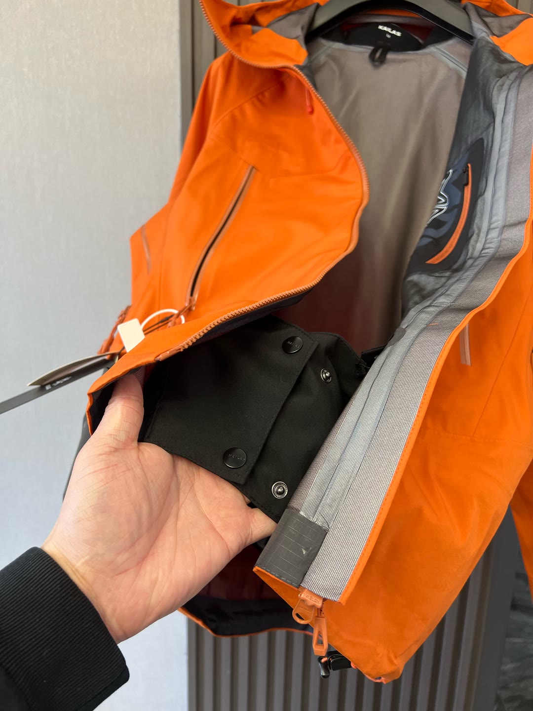  🔥🔥🔥🔥🔥市场独家一比一高版
【中国硬壳KA,ILAS凯石 MONT X全天候硬壳GTX防水登山】独家