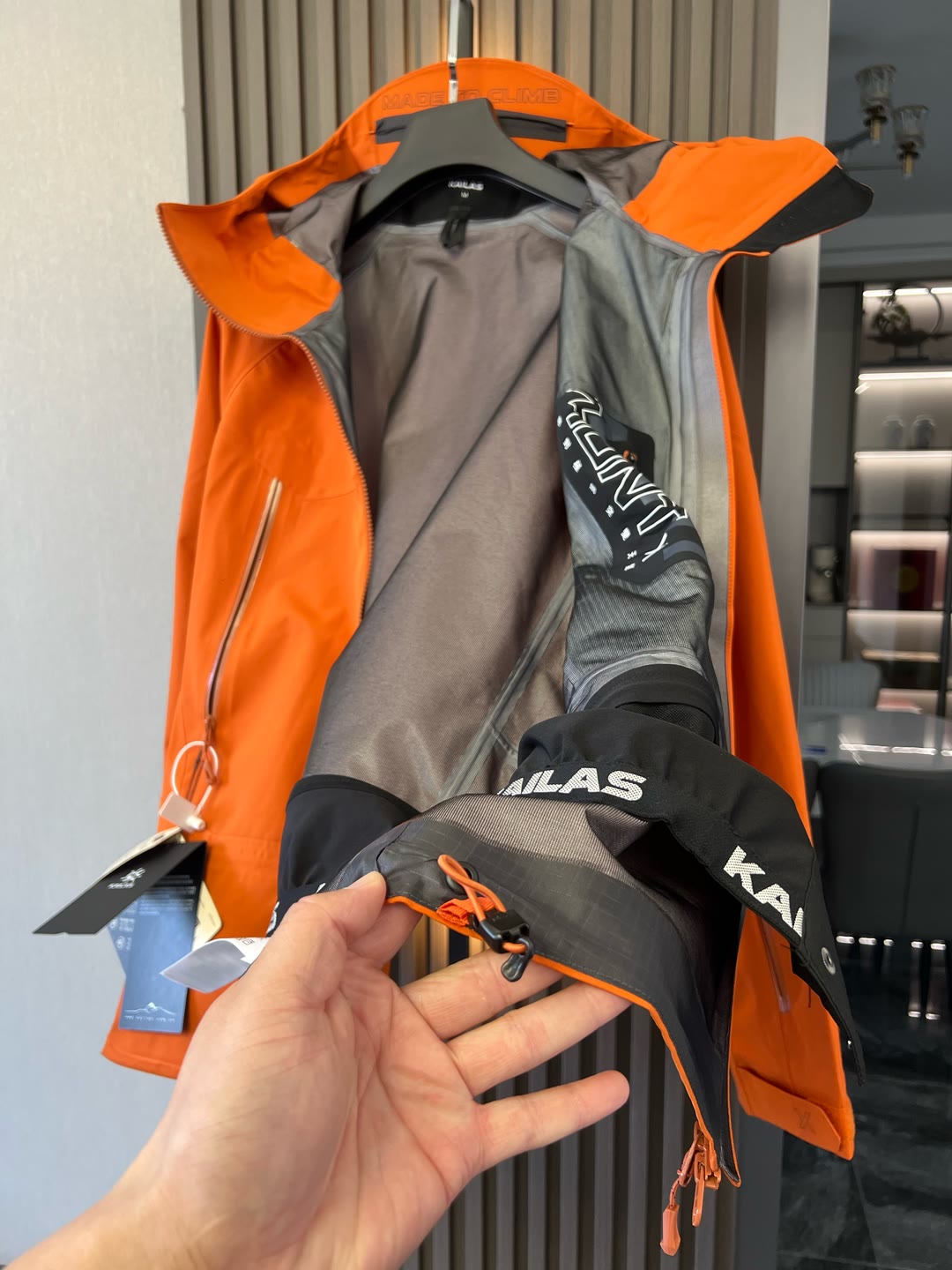  🔥🔥🔥🔥🔥市场独家一比一高版
【中国硬壳KA,ILAS凯石 MONT X全天候硬壳GTX防水登山】独家