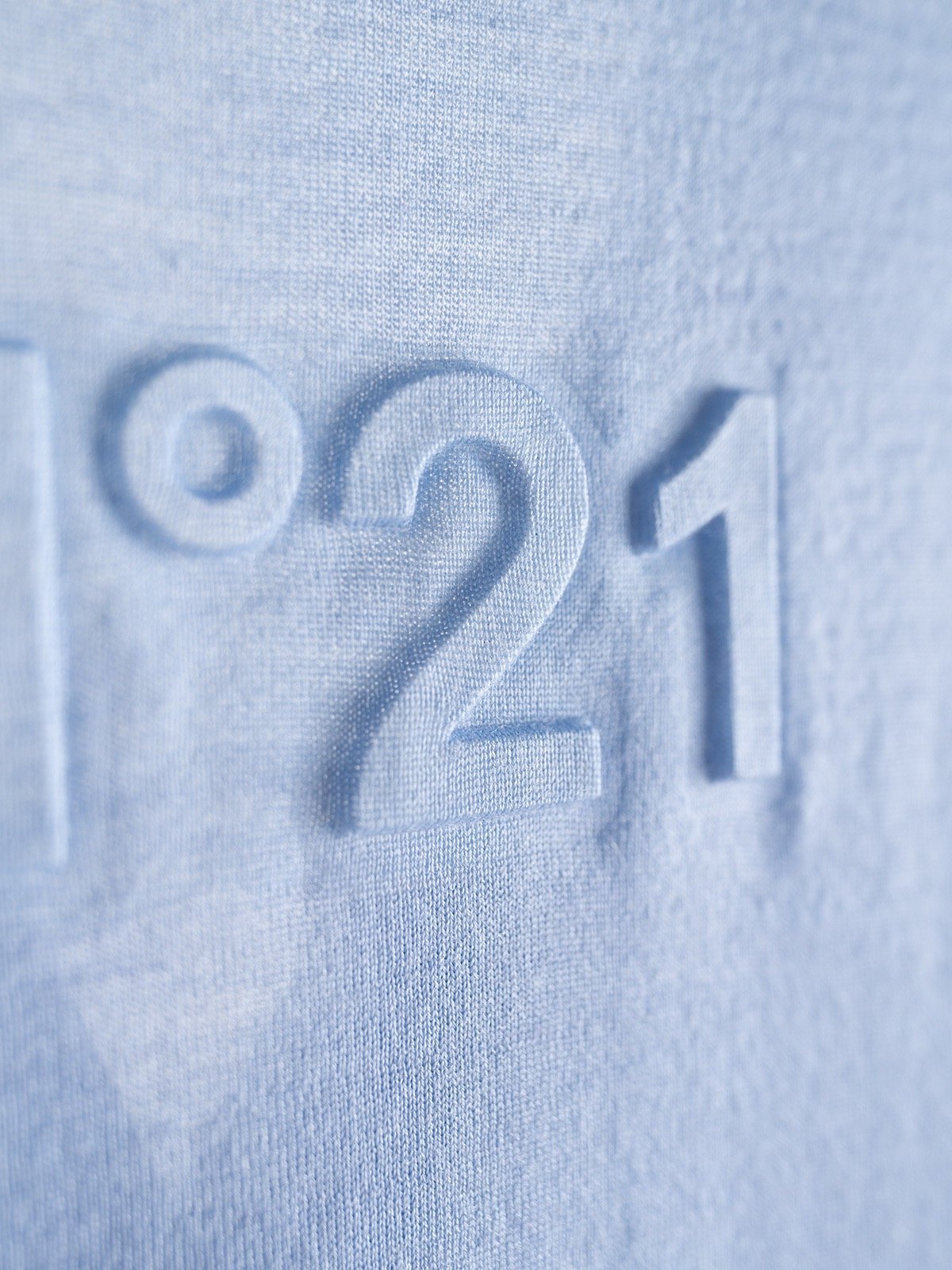 n21羊毛开衫16针织机单边织法前幅双口袋后幅有压印品牌logo贝壳纽扣刻有品牌logo三色现货发售sm