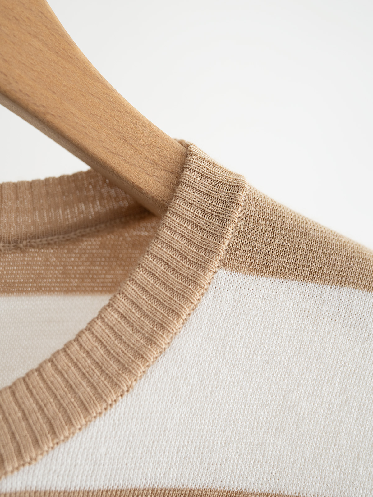 MaxMara “1951”系列 圆领条纹羊毛长袖 间色工艺 前幅有经典牙刷绣字母 100%羊毛 软糯保