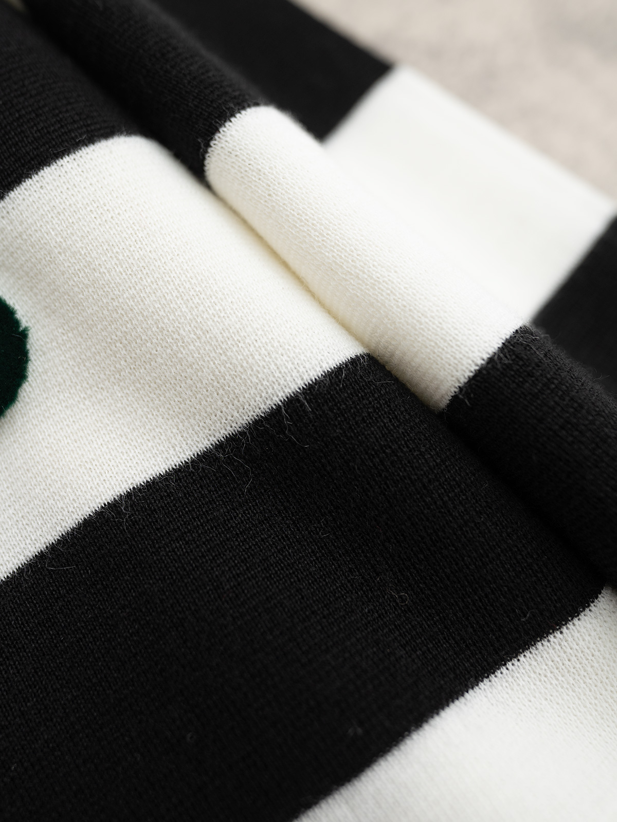 MaxMara “1951”系列 圆领条纹羊毛长袖 间色工艺 前幅有经典牙刷绣字母 100%羊毛 软糯保