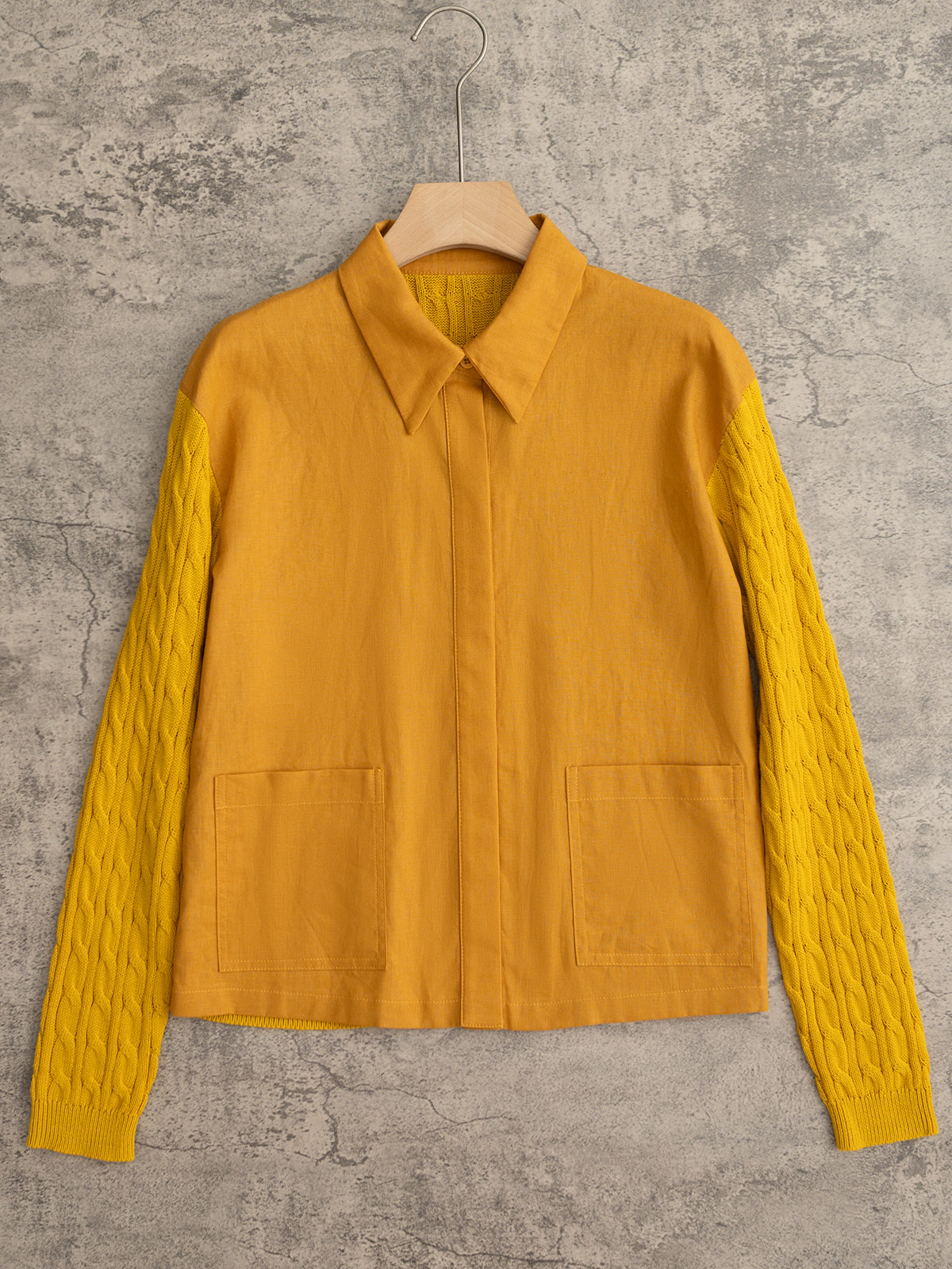 NO:493343,MaxMara 25 autumn and winter new style, linen series, Polo collar knitted spliced ​​linen long sleeves, shirt collar design, front two pockets, door barrel dark button, linen blend yarn + linen blend fabric splicing, high-end atmosphere, two-color sml P,,alexander wang19860909MaxMara 25秋冬新款 麻系列款 Polo领针织拼接麻料长袖 衬衣领设计 前幅两口袋 门筒暗纽扣 麻混纺纱线+麻混纺面料拼接 高级大气 两色sml P,,alexander wang,Women's clothing