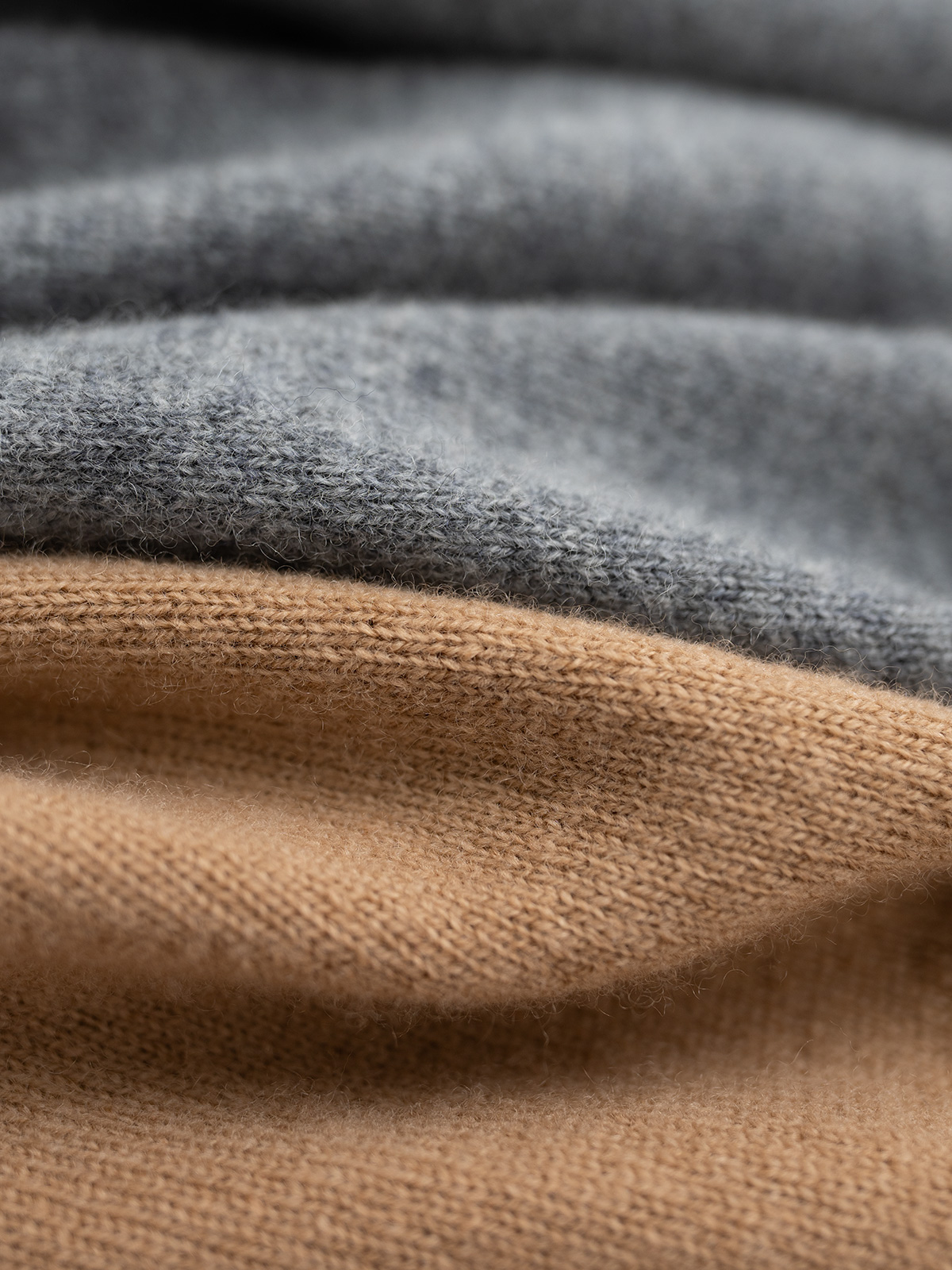 Marni 25秋冬新款 翻领羊绒长袖开衫 单边织法 撞色门襟设计圆筒包边缝盘 天然碟贝纽扣 羊绒羊毛混