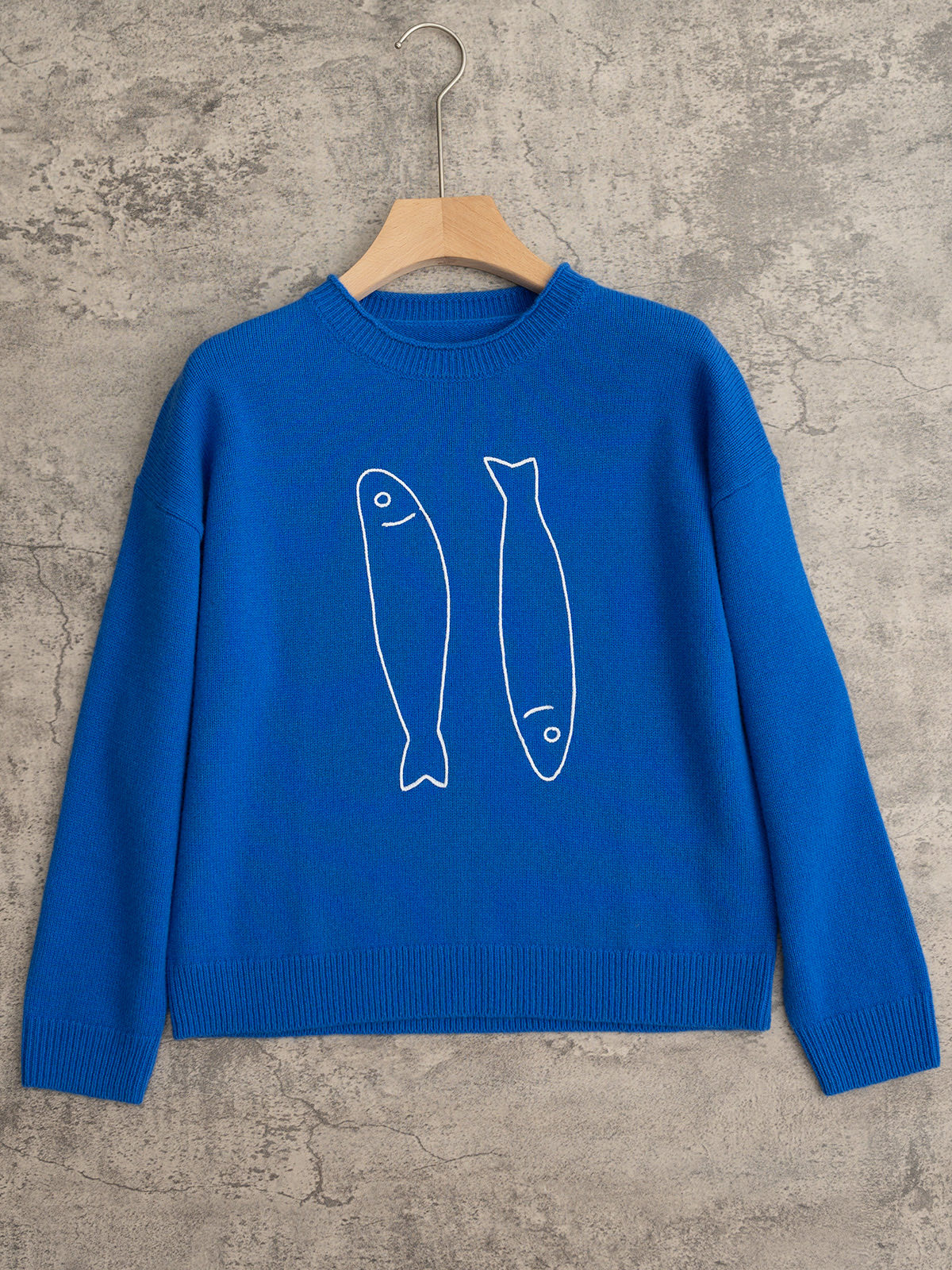 NO:506985,Design 25 autumn and winter new styles, small fish embroidery round neck long sleeves, neckline curled design, rotator sleeves, front machine embroidery brand design pattern, cashmere wool blended yarn, sml, alexander wang19860909设计 25秋冬新款 小鱼刺绣圆领长袖 领口卷边设计 落肩袖 前幅机绣品牌设计型图案 羊绒羊毛混纺纱线 码数sml,,alexander wang,Women's clothing