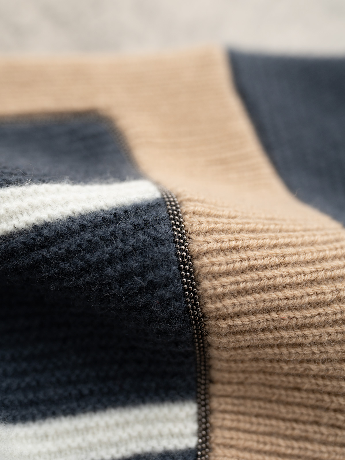 BC 25秋冬新款 条纹系列款 圆领针织开衫长袖 落肩袖设计 开衫和圆领各一款 肩部车有品牌独有韩产珠链