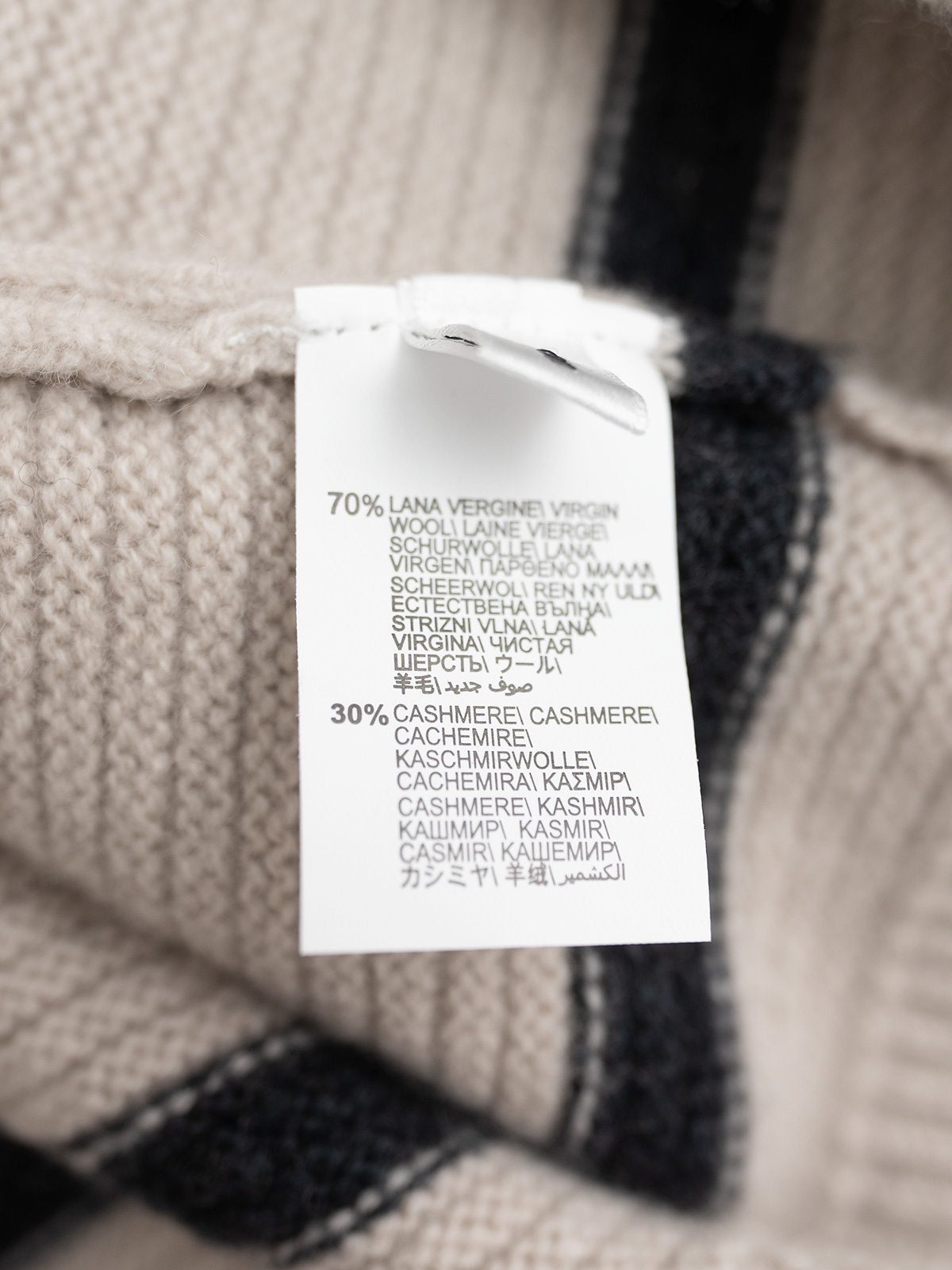 BC 25秋冬新款 条纹系列款 圆领针织长袖 落肩袖设计 开衫和圆领各一款 肩部车有品牌独有韩产珠链 辨