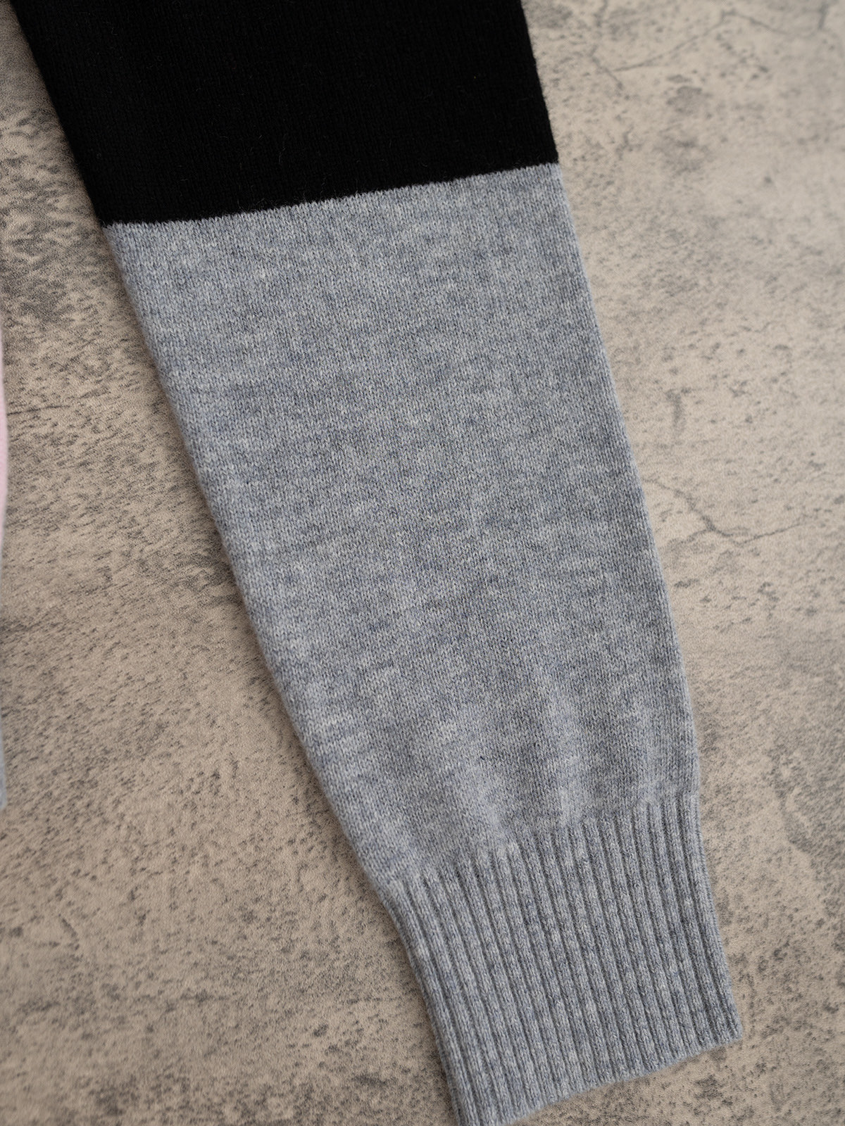 Barrie 25秋冬新款 圆领拼色款圆领针织长袖 双层圆筒领 拼色设计新颖别致 羊绒羊毛混纺纱线 三色