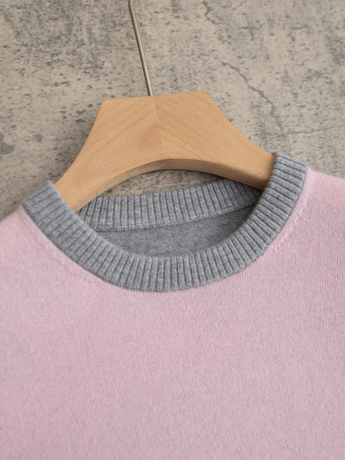 Barrie 25秋冬新款 圆领拼色款圆领针织长袖 双层圆筒领 拼色设计新颖别致 羊绒羊毛混纺纱线 三色