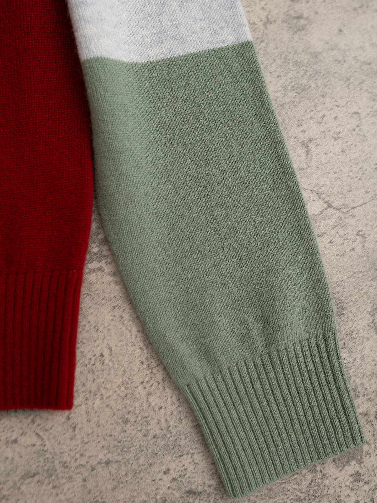 Barrie 25秋冬新款 圆领拼色款圆领针织长袖 双层圆筒领 拼色设计新颖别致 羊绒羊毛混纺纱线 三色