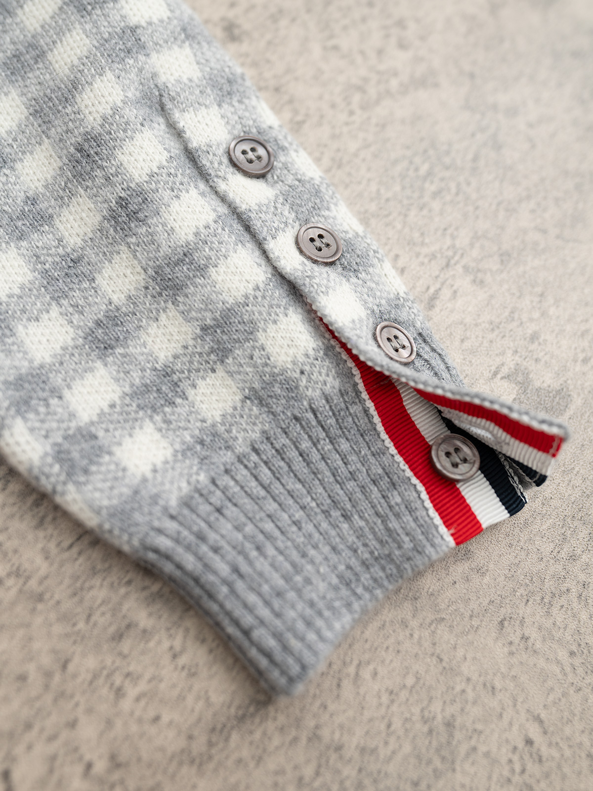 TB 25秋冬新款 棋盘格羊绒开衫 拼色设计经典版型 每年都出的款式 25年秋冬新花型 羊绒羊毛混纺纱线