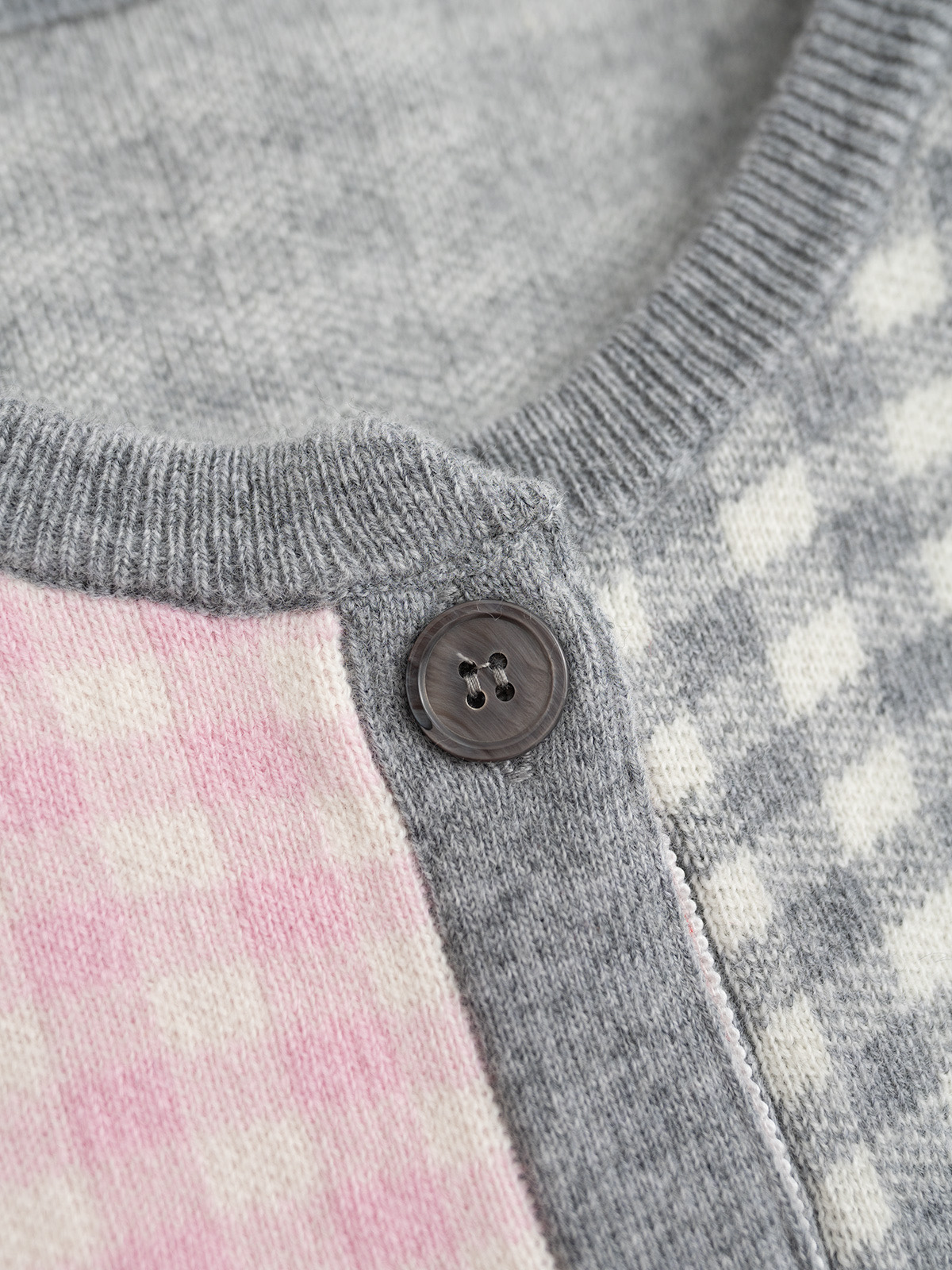 TB 25秋冬新款 棋盘格羊绒开衫 拼色设计经典版型 每年都出的款式 25年秋冬新花型 羊绒羊毛混纺纱线