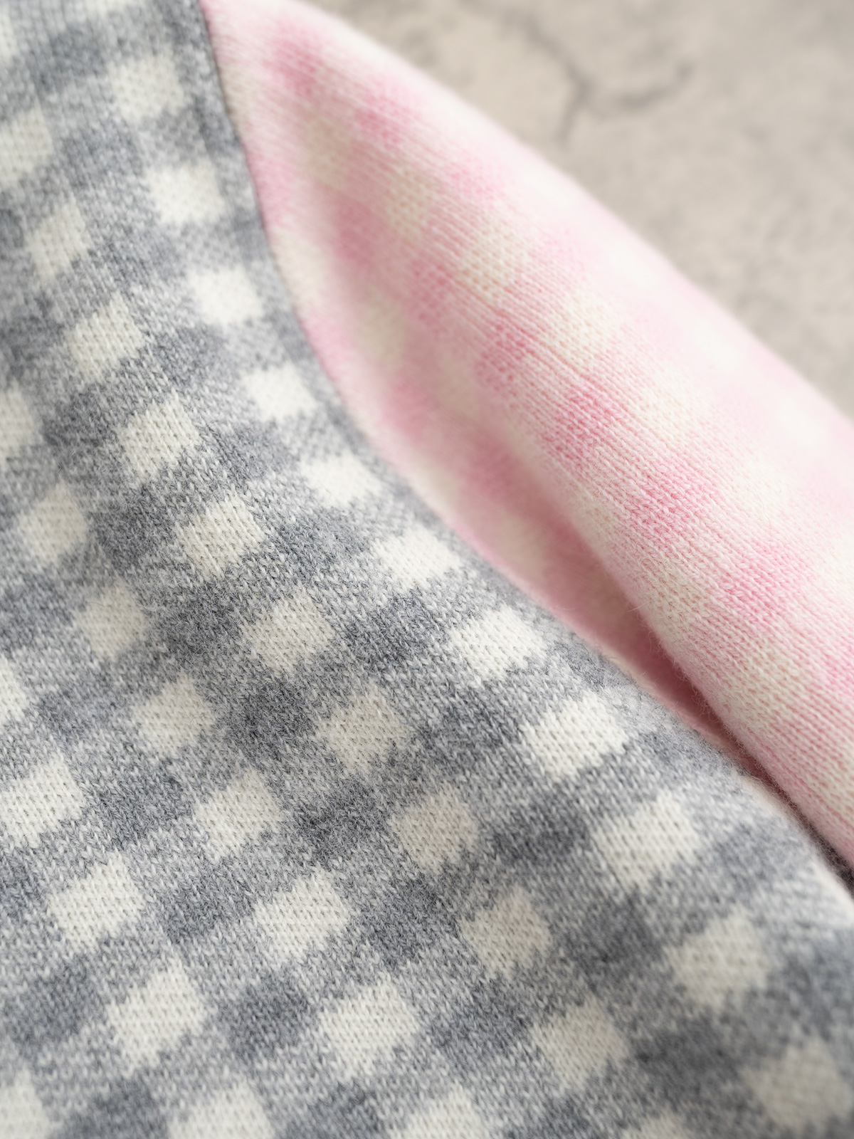 TB 25秋冬新款 棋盘格羊绒开衫 拼色设计经典版型 每年都出的款式 25年秋冬新花型 羊绒羊毛混纺纱线