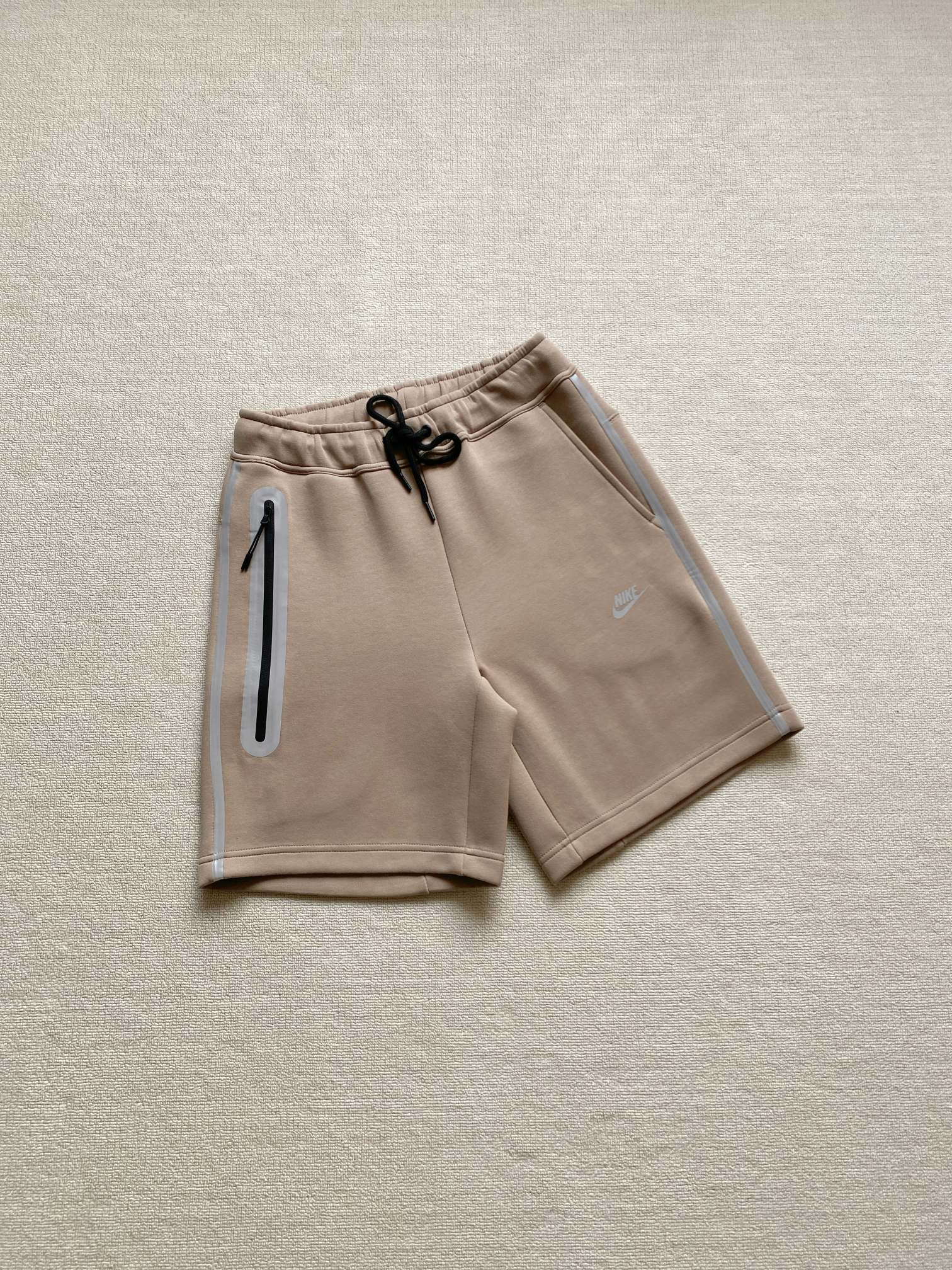 Nike Men's Sportswear Tech Fleece Shorts - Lightweight Comfort, Athletic Style 5 a1744018319390 7200