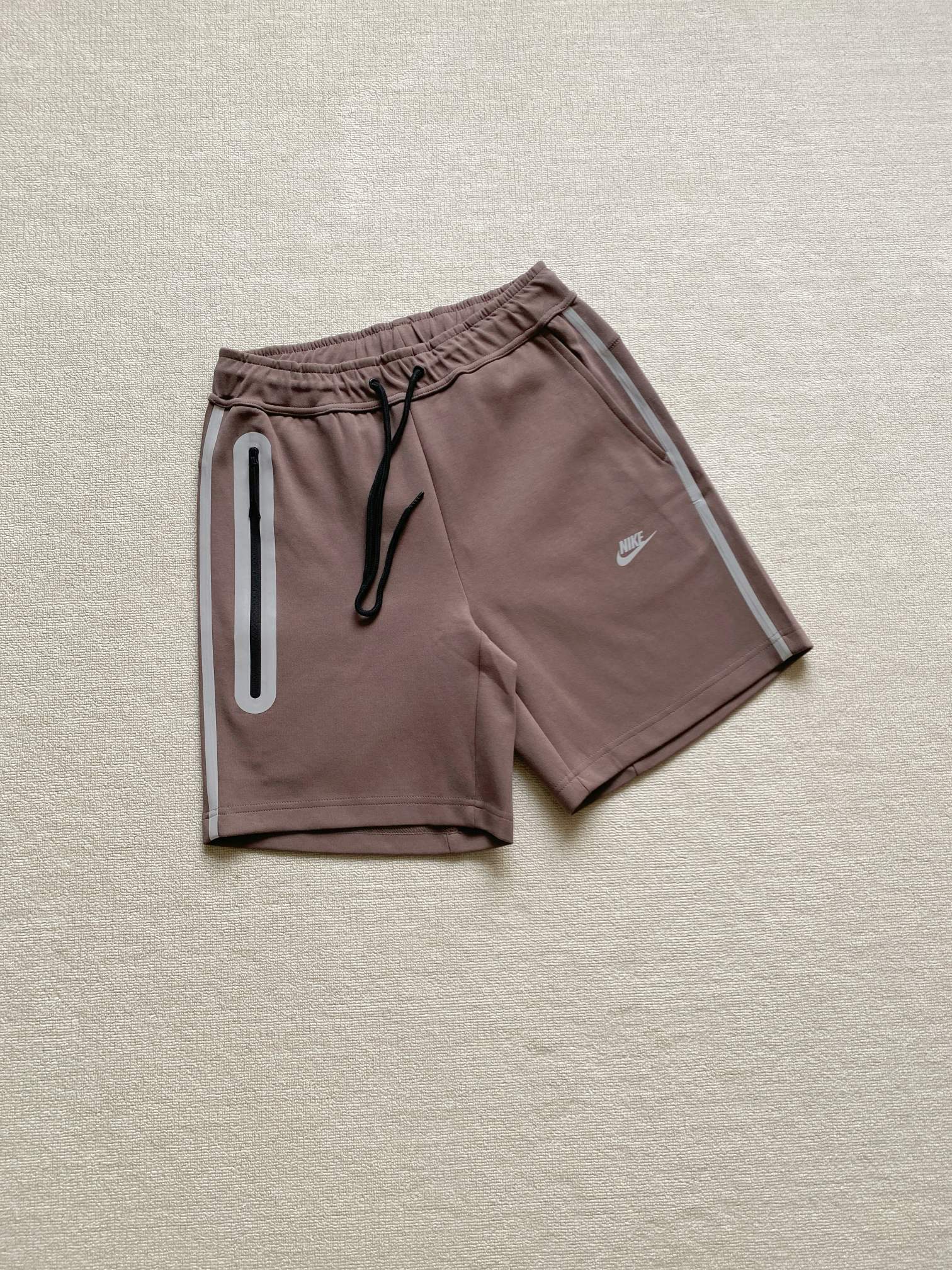 Nike Men's Sportswear Tech Fleece Shorts - Lightweight Comfort, Athletic Style 4 a1744018319394 3837