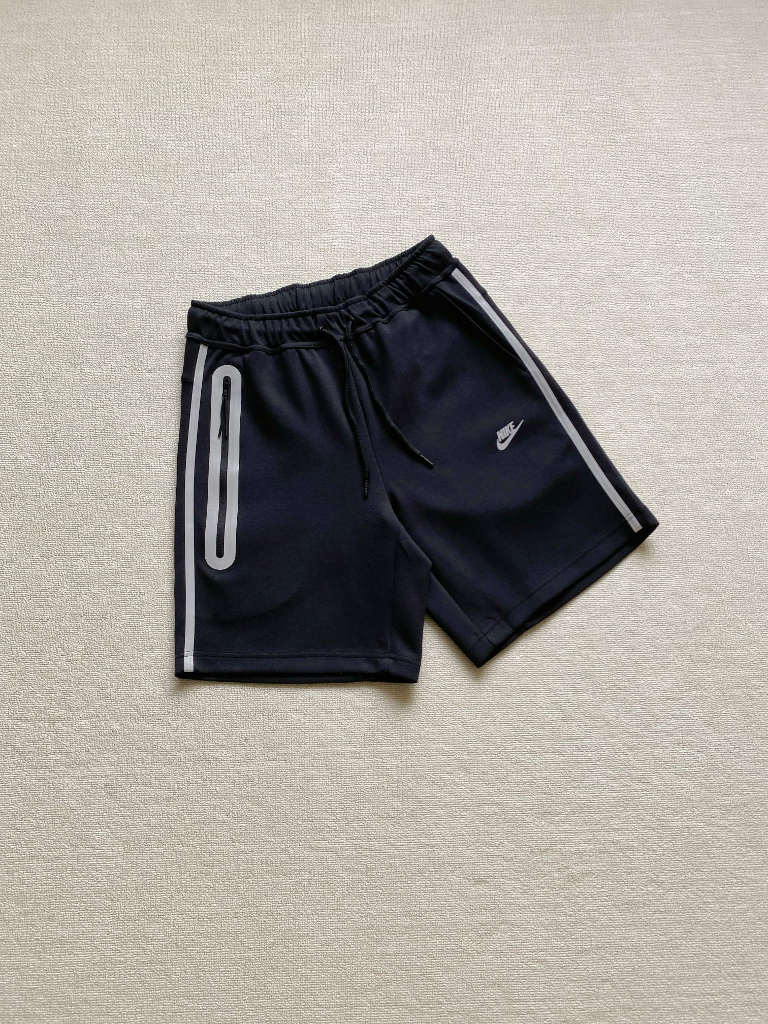 Nike Men's Sportswear Tech Fleece Shorts - Lightweight Comfort, Athletic Style 3 a1744018319396 5475