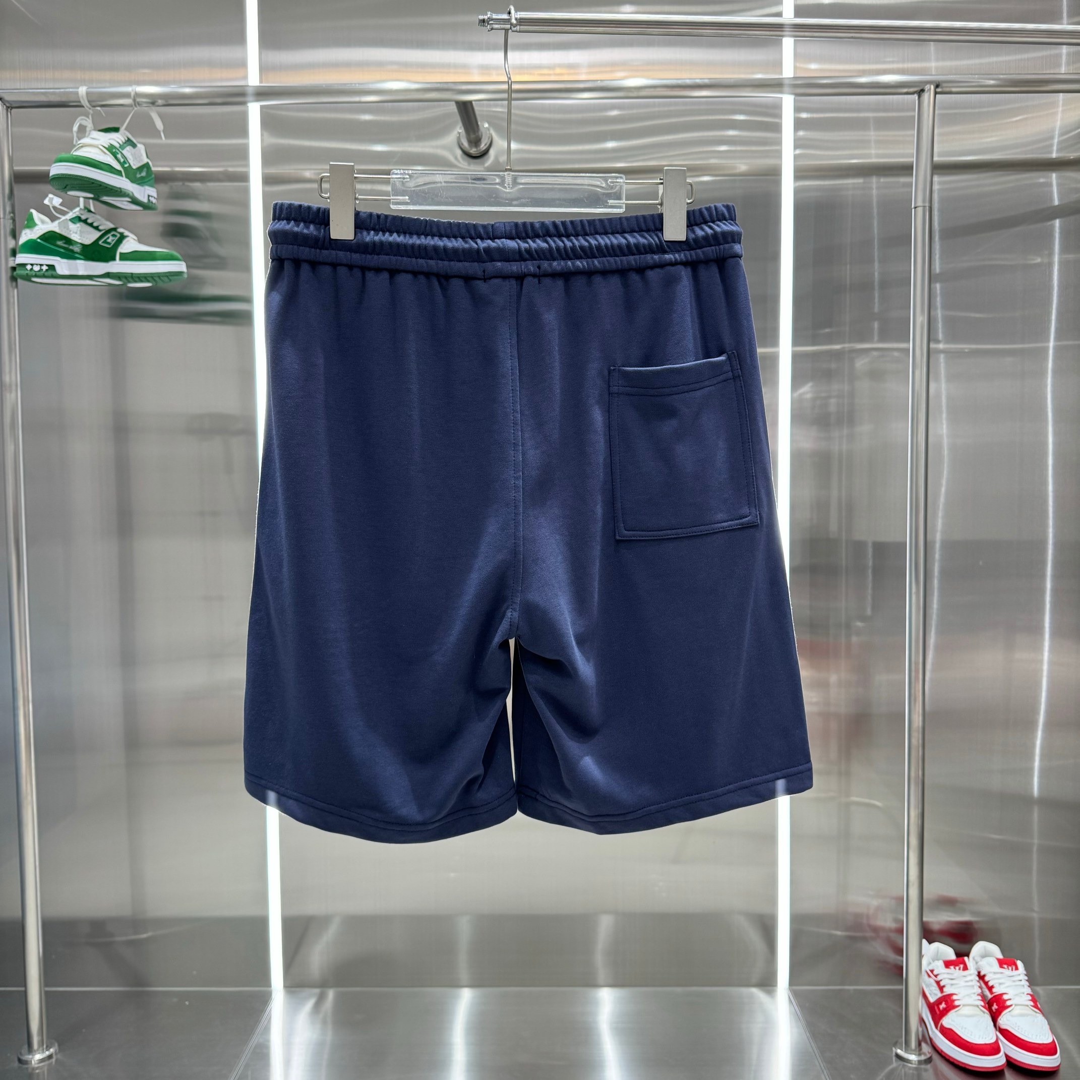 “2024s Cyan Gender-Neutral Shorts: Comfortable and Stylish in Multiple Sizes” - 图片 2