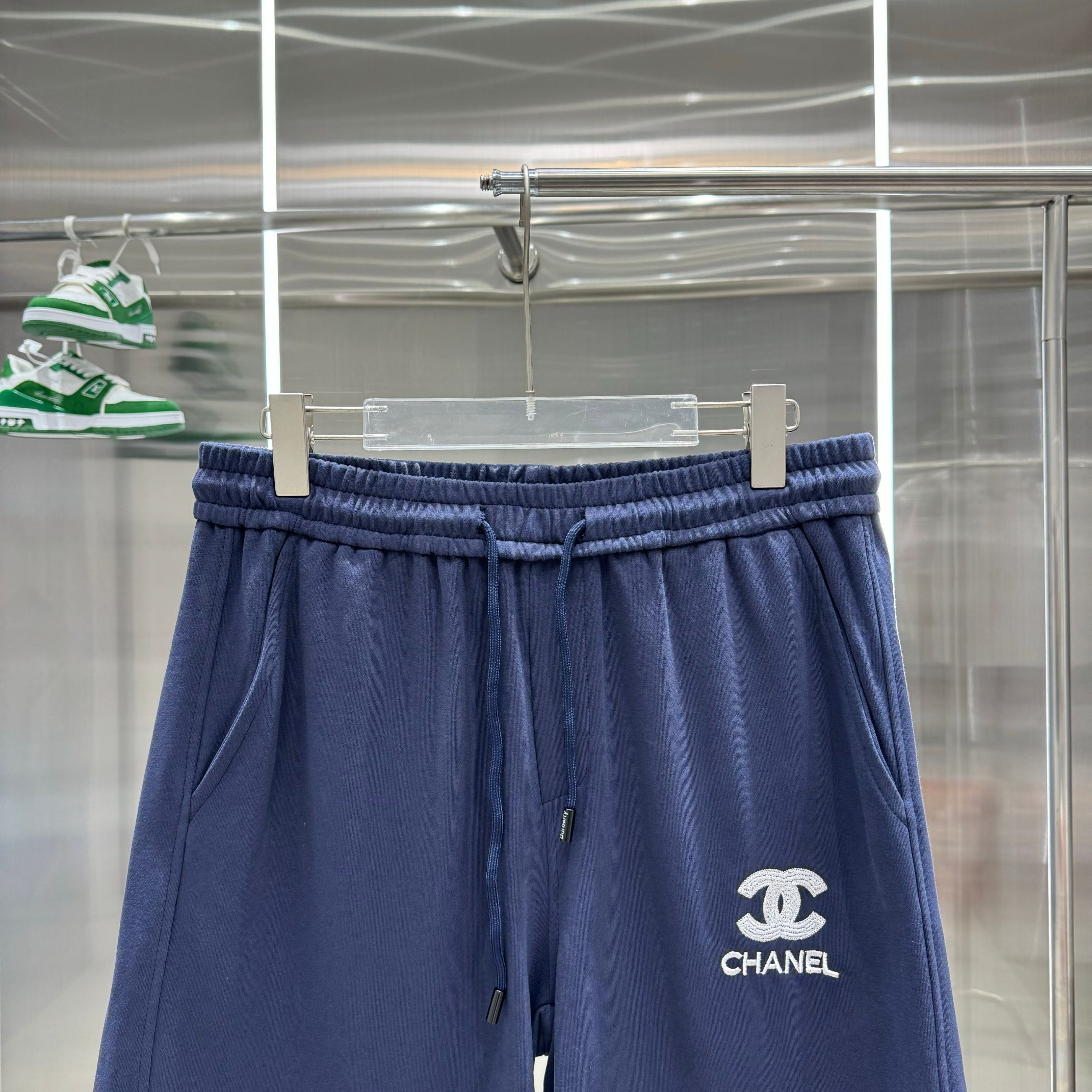 “2024s Cyan Gender-Neutral Shorts: Comfortable and Stylish in Multiple Sizes” - 图片 6