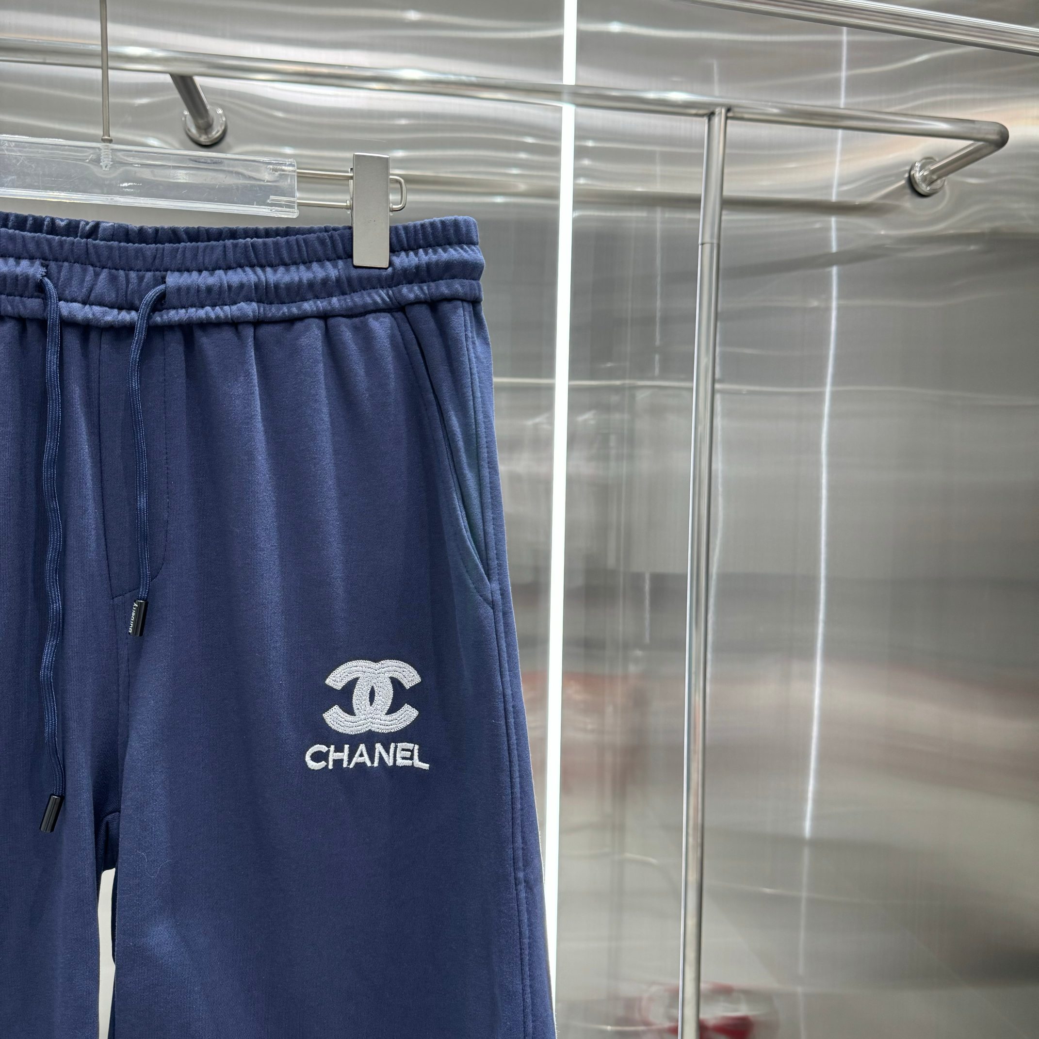 “2024s Cyan Gender-Neutral Shorts: Comfortable and Stylish in Multiple Sizes” - 图片 7
