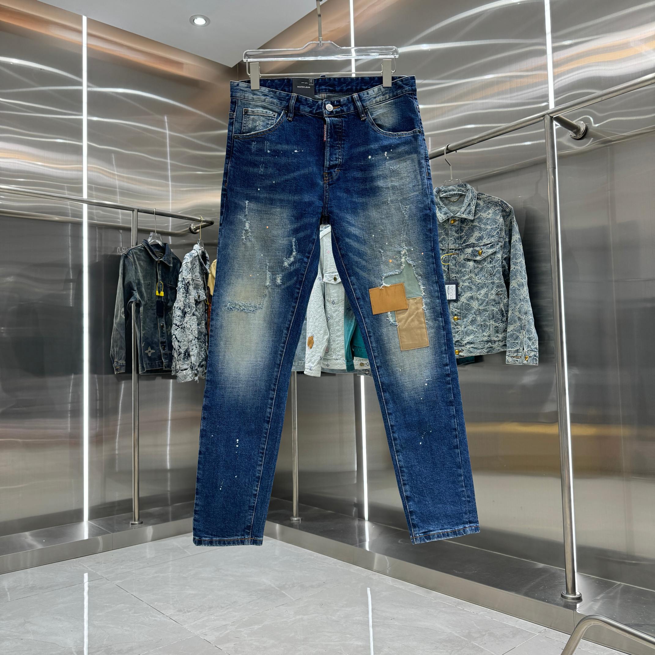 P150 DSQUARED2 vaqueros elásticos ajustados de estilo streetwear con graffiti y desgastados, color azul, tallas 30 32 3…