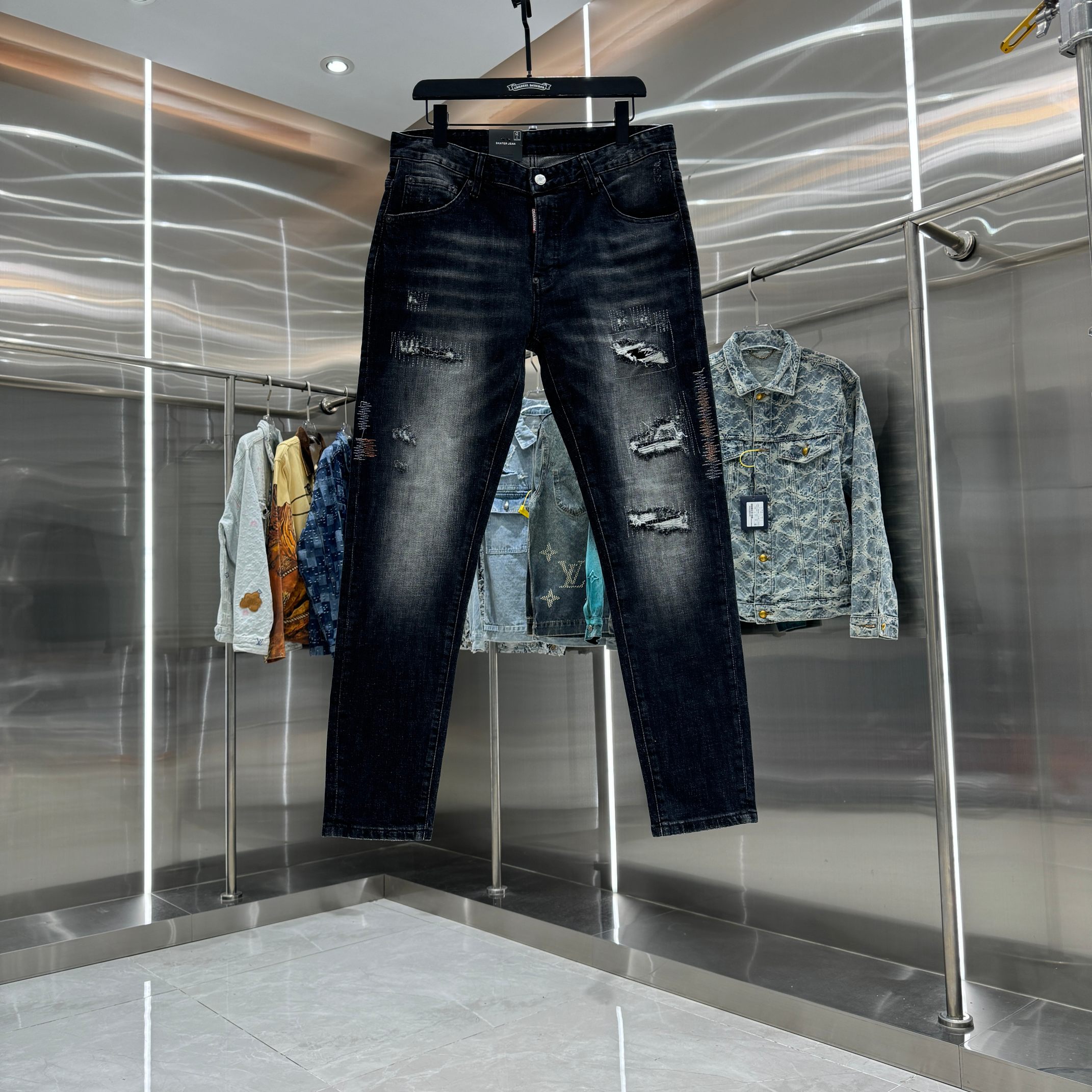 P150 DSQUARED2 Rotos, proceso de lavado, estilo urbano de moda, ajustado, pierna pequeña, jeans elásticos, color: negro…