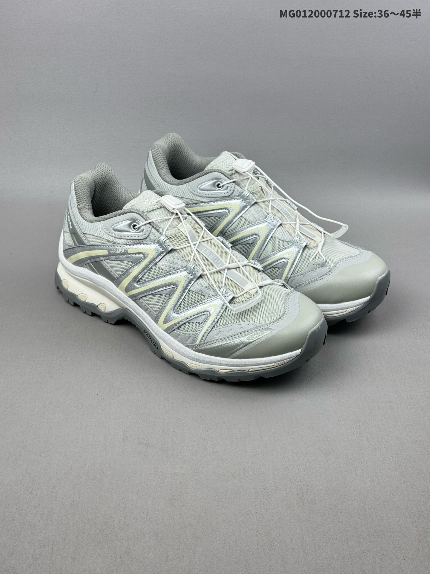 (36-45半) Salomon XT-Quest Advanced 萨洛蒙 低帮 蓝银色 潮流越野机能户外功能鞋男女同款 基于Salomon初代XT鞋身造型并搭载4D Advanced Chassis大底打造而成 为这款XT-Questy带来了多项足部控制与保护等功能性 如在运动过程中控制左右晃动的过程而提高稳定性、改善长途越野过程中足中到足尖的过渡、提高感知岩石的精确度以抵抗尖锐物体对脚底的伤害以及采用动态缓冲来增强穿着舒适感 从而减轻疲劳感,使XT-Questh成为一双舒适且安全的户外之履. 货号:477757 31 GO ID:MG012000712 半