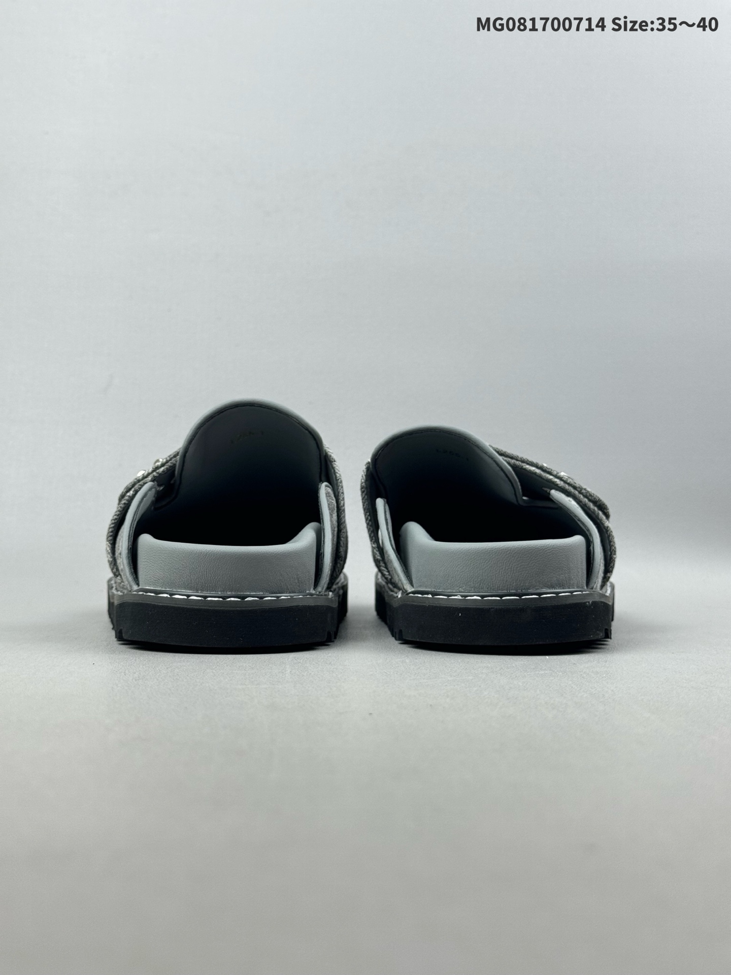 💰170（35-40） LV路易威登L家驴牌LVCOSY COMFORT HALF SLIPPERS浮雕 拖鞋 本季，Waterfront 凉拖焕新回归，鞋面扣带压印路易威登标志性的 Monogram 图案 ID:MG081700714 Size:35～40