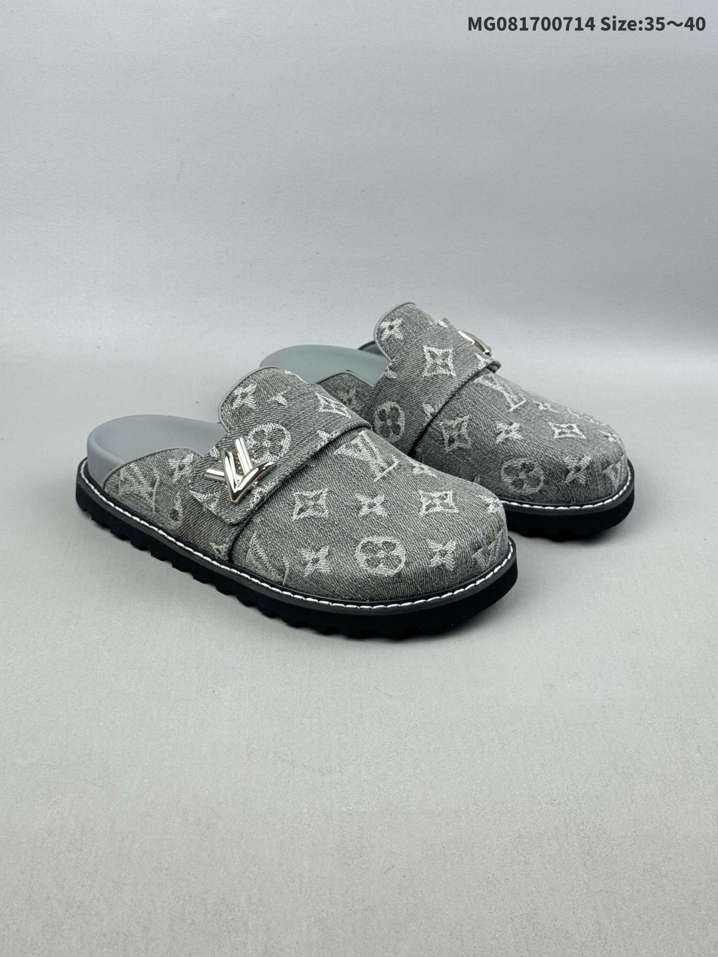 💰170（35-40） LV路易威登L家驴牌LVCOSY COMFORT HALF SLIPPERS浮雕 拖鞋 本季，Waterfront 凉拖焕新回归，鞋面扣带压印路易威登标志性的 Monogram 图案 ID:MG081700714 Size:35～40