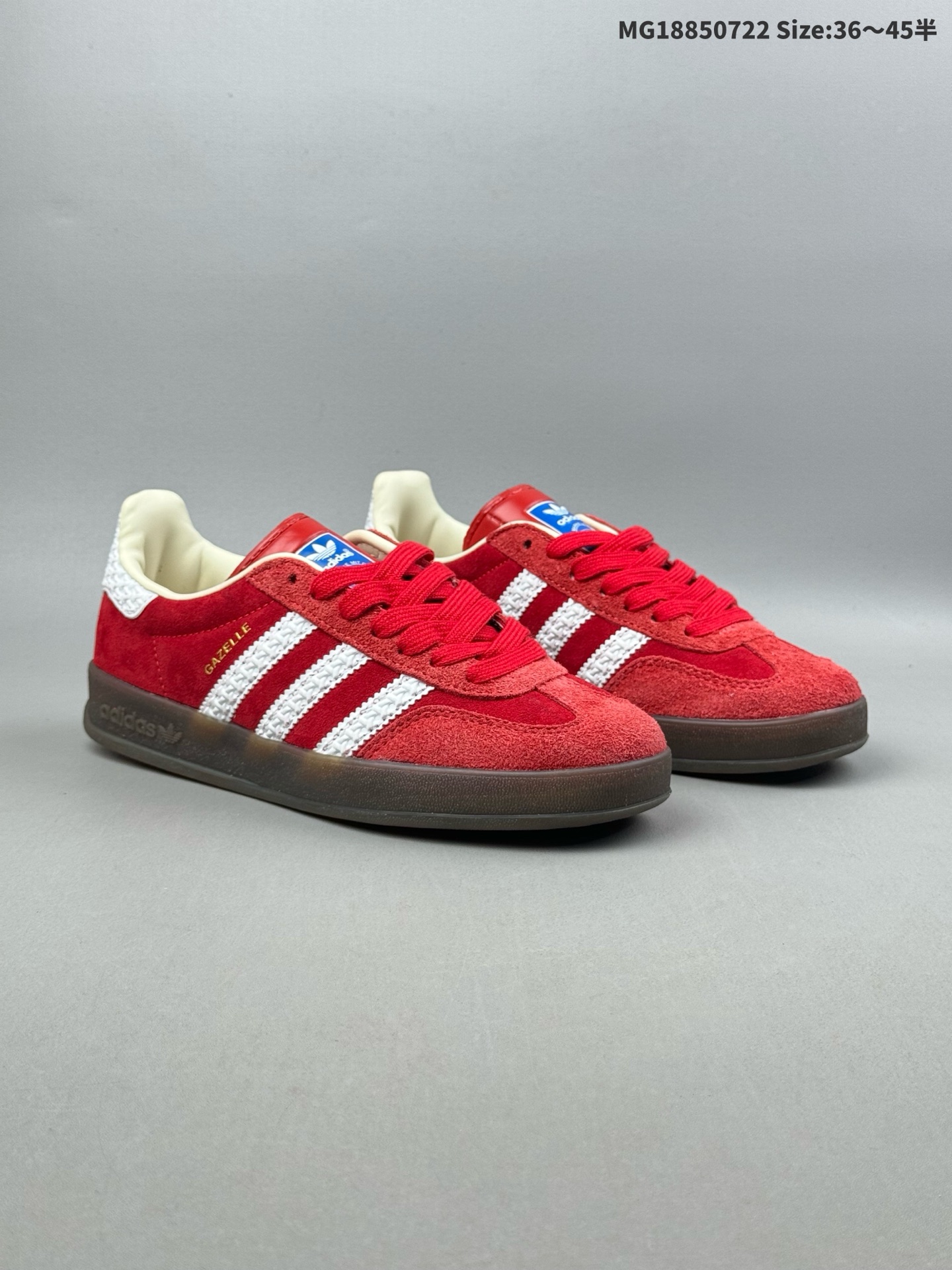 💰85（36-45半）集合 AD Gazelle Indoor Trainers 羚羊内训系列低帮复古百搭休闲运动德训风板鞋 草莓熊 IF1809 90年代经典的复刻版！自60年代以足球训练鞋面世以来,Gazelle就以其经典设计席卷全球。1991年版本的复刻,再造经典Gazelle。采用皮革打造,搭配浊色细节,让这款经典更加简约 ID:MG18850722 Size:36～45半