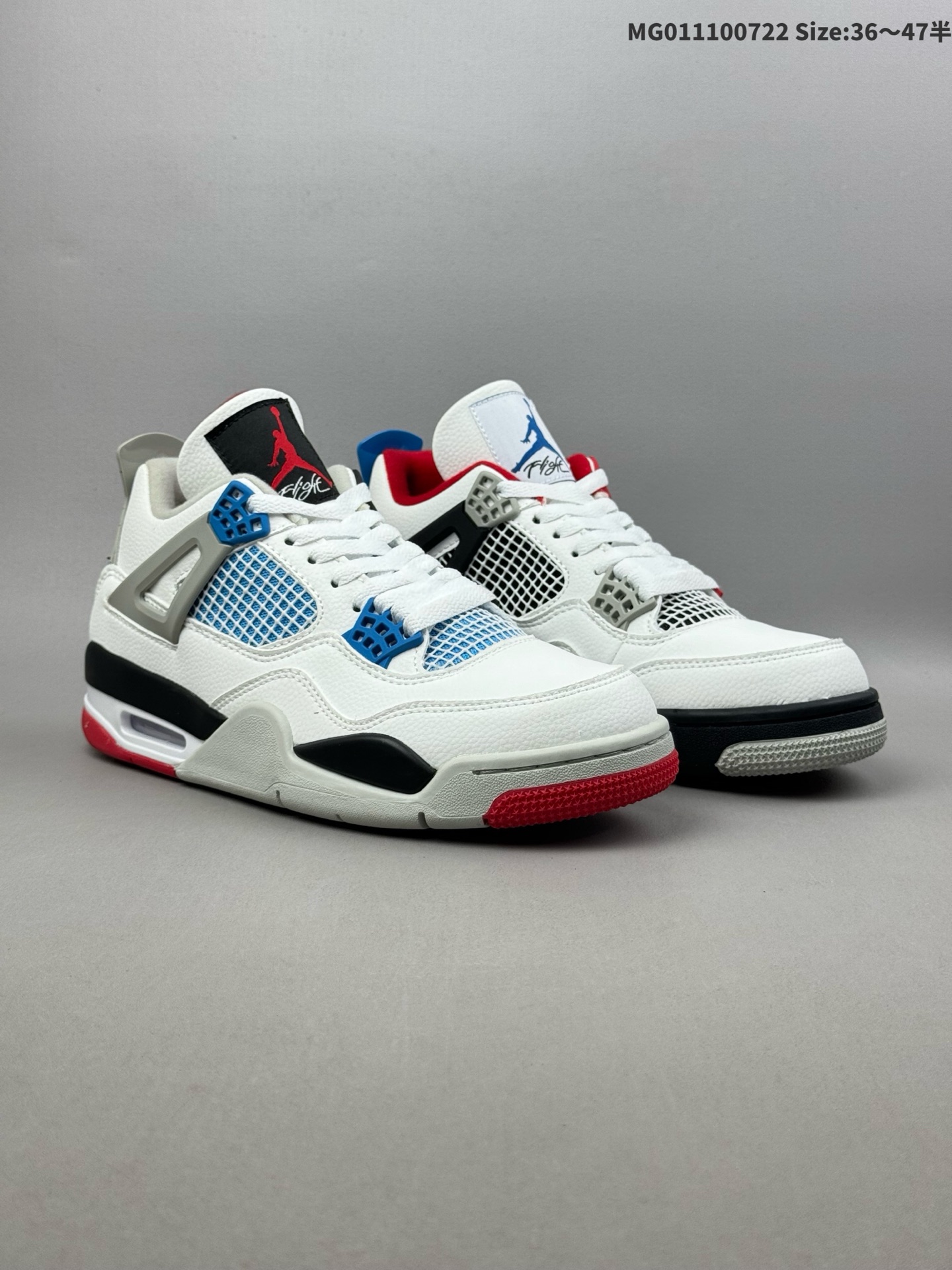 5半) Air Jordan 4 Retro SE "What The" 红蓝鸳鸯 AJ4 乔丹4代 aj4 乔4 红蓝鸳鸯 乔丹篮球鞋系列 鞋身整体采用了简约的白色荔枝纹打造,营造了一个干练又稳定的视觉基调,并没有突兀和杂乱的感受.鞋舌、后跟、中底细节则采用不对称的方式呈现了多个鞋款的经典元素,既有跳跃的动感效果,又很好的平衡了整体视觉,上脚很易于穿搭,不抢戏,又暗藏诸多惊喜! 男货号:CI1184-146 女货号:408452-146 而眼前这款 Air Jordan 4 “What The” 则是今年年底最为重磅的配色!融合了 Air Jordan 4 多个经典 OG 配色的核心元素,在它身上我们可以看到白水泥、Fire Red、Militar Blue的影子,这都是让 Air JJordan 4 死忠们难以抗拒的 OG 经典!同以往的What Thes主题鞋款不同. ID:MG011100722 半
