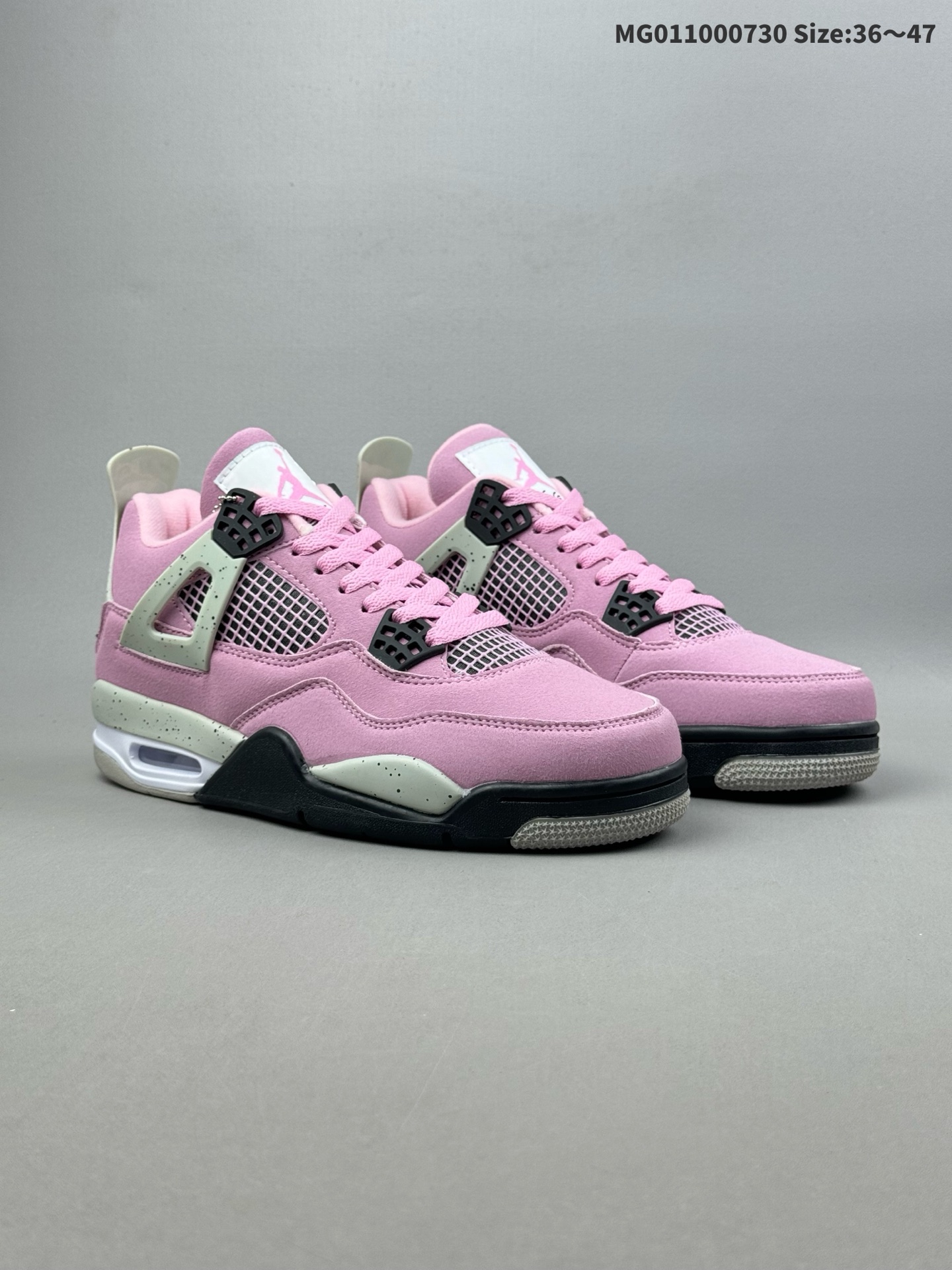 💰100（36-47） Air Jordan 4 Retro "Fire Red" 白红复刻 AJ4 乔丹4代 aj4 乔4 白红 乔丹篮球鞋系列 鞋身采用白色皮革为主，辅以红色细节点缀，呈现出经典的芝加哥配色；搭配红色鞋带扣，简约又百搭；标志性鞋舌Jumpman Logo辅以红色点缀，提升奢华质感；白色的鞋带与黑色网状结构，十分完美；后跟Nike Swoosh Logo以红色呈现，最后以白黑中底搭配灰红橡胶外底及黑色迷你Nike Swoosh Logo完善整体设计收尾。货号：DC7770-160尺码：36 37.5 38 39 40 41 42 43 44 45 46 47 ID:MG011000730 Size:36～47