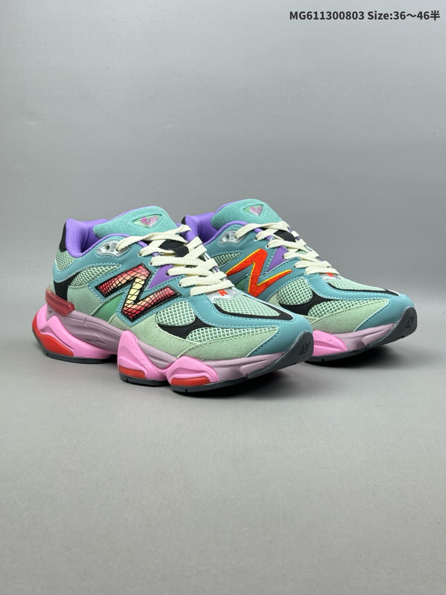5半)集合 NB 新百伦 New Balance NB9060小象蹄男女款9060舒适百搭老爹鞋.全新 9060 款式将经典风格与现代设计融合到日常多功能性中. 9060 重新诠释了源自经典 99X 型号的熟悉元素,其灵感来自于 Y2K 时代的未来主义和美学. 鞋面在990 的基础中进行了扩展和使用,以提供可见的运动感,中底采用 ABZORB 和 SBS 熟悉的缓震平台以提供舒适感. 类型:男女鞋 货号:U9060SG ID:MG611300803 半