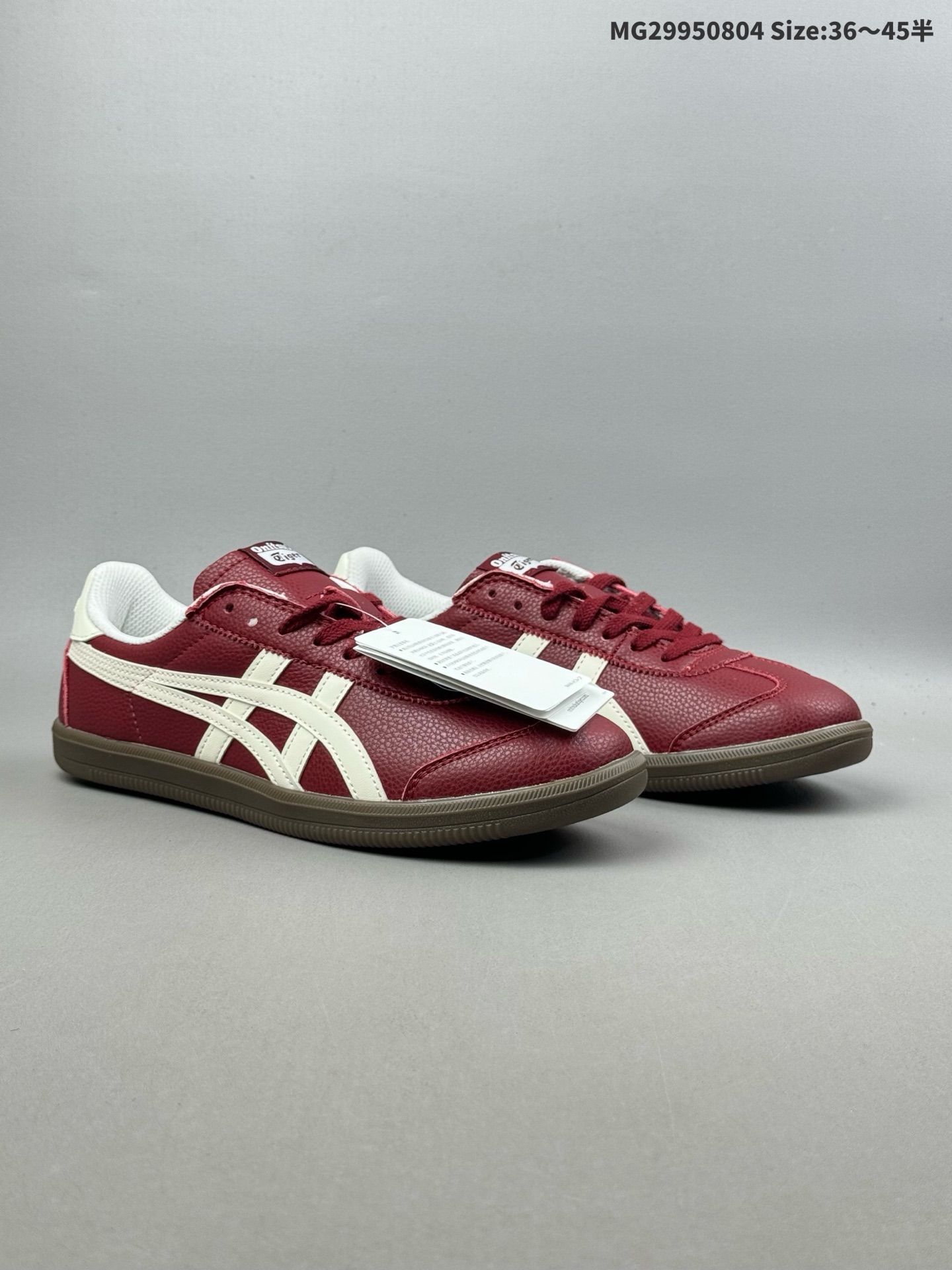(36-45半) 公司级✅Onitsuka Tiger Tokuten 亚瑟士 复古低帮休闲跑鞋 实拍首发 TOKUTEN的灵感来源于80年代的室内用鞋 T-TOE前足补强设计 室内鞋的橡胶大底元素 复古经典 是TIGER拥趸追捧款 鞋跟 鞋舌处印有鬼塚虎特有的品牌logo标志 提升品牌的认知度 柔软内里材质 穿着更加舒适 改良后鞋底设计 更具防滑性 官方货号:1183B938-600 ID:MG29950804 半