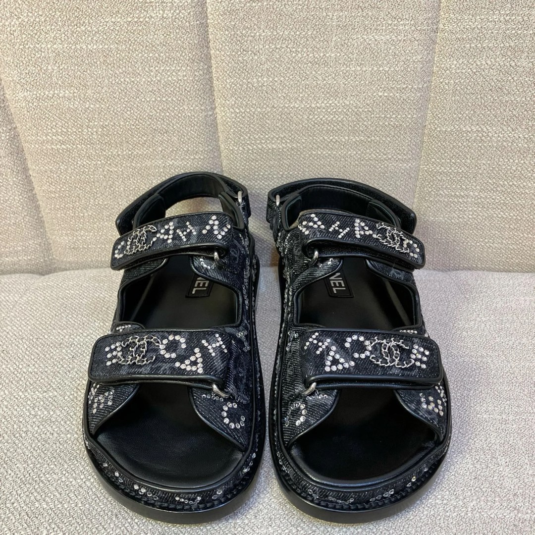 Женские сандалии Chanel со стразами