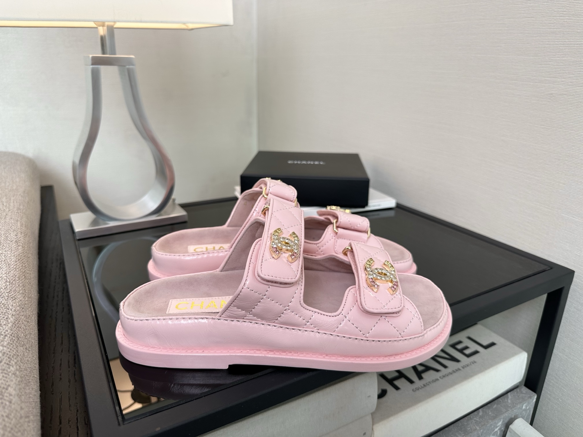 Розовые женские сандалии Chanel, размер 35-40